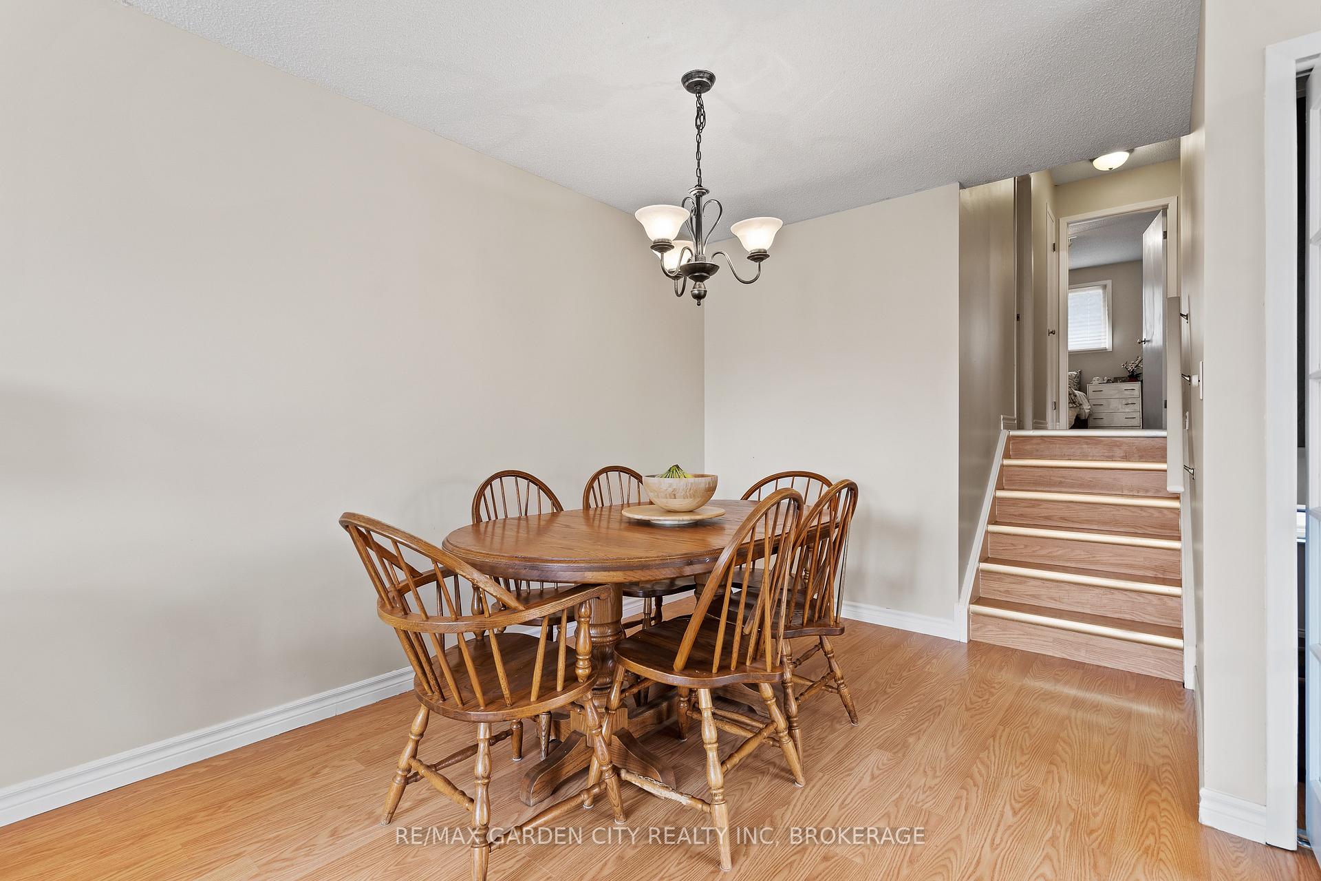 Photo 29 of 51 Autumn Place, St. Catharines, Secord Woods — HOMEH