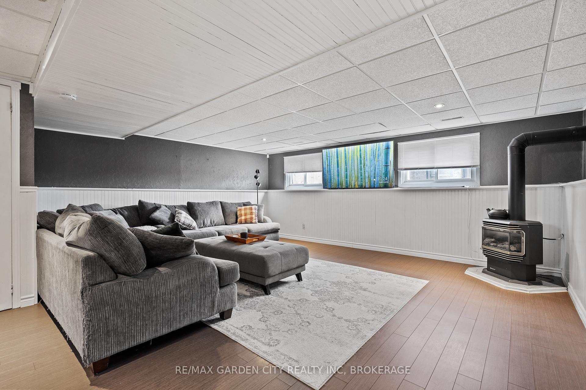 Photo 37 of 51 Autumn Place, St. Catharines, Secord Woods — HOMEH