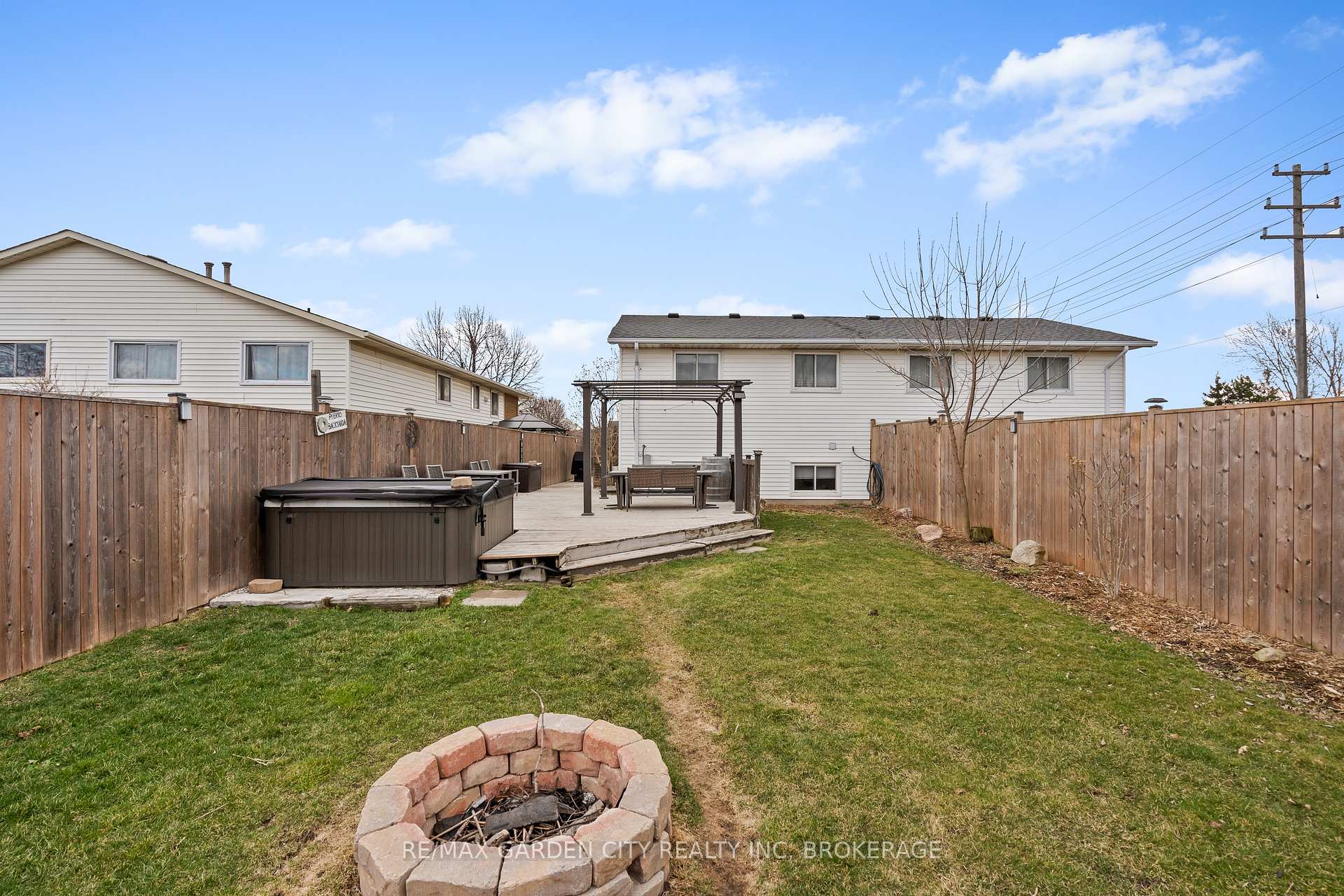 Photo 64 of 51 Autumn Place, St. Catharines, Secord Woods — HOMEH
