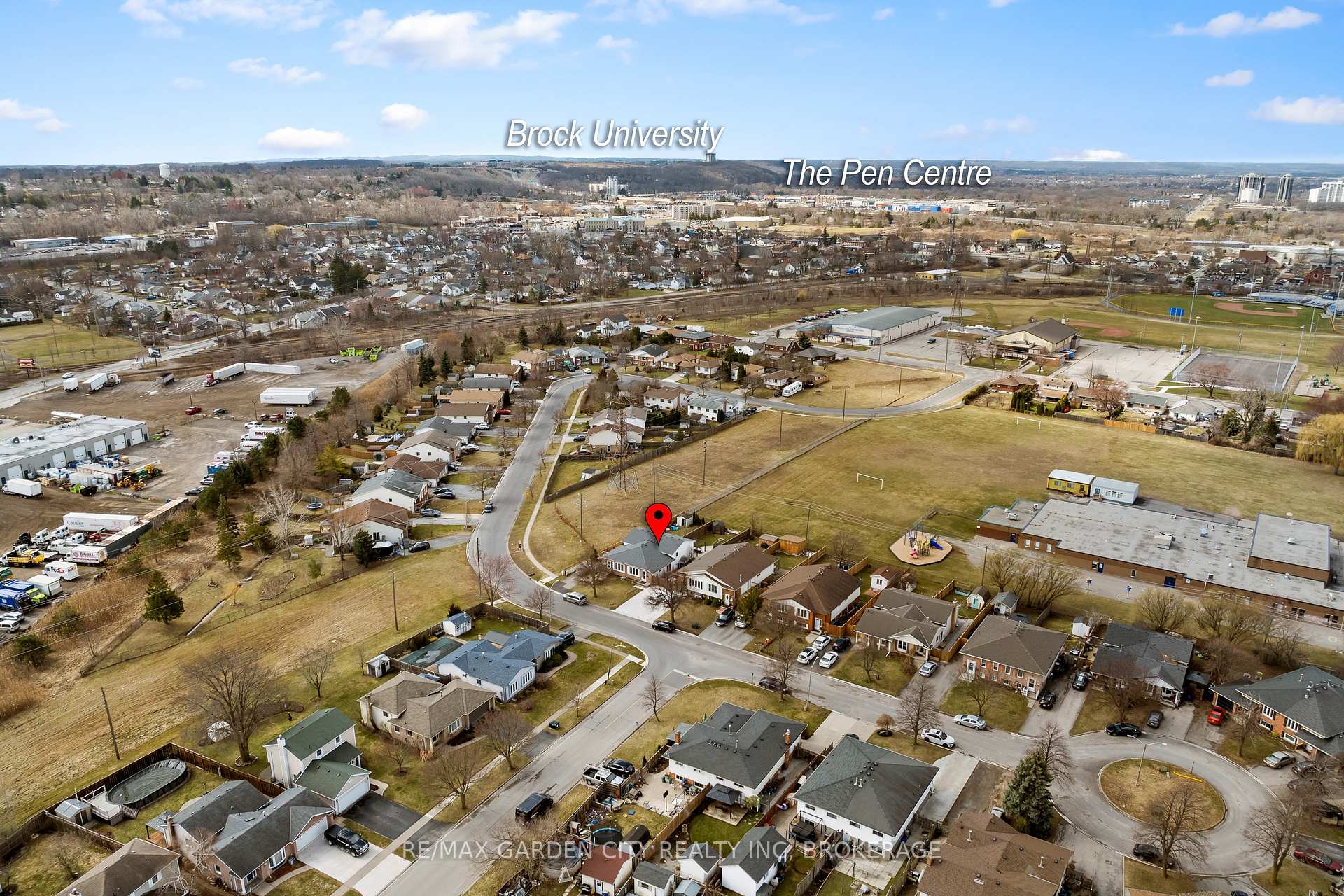 Photo 71 of 51 Autumn Place, St. Catharines, Secord Woods — HOMEH