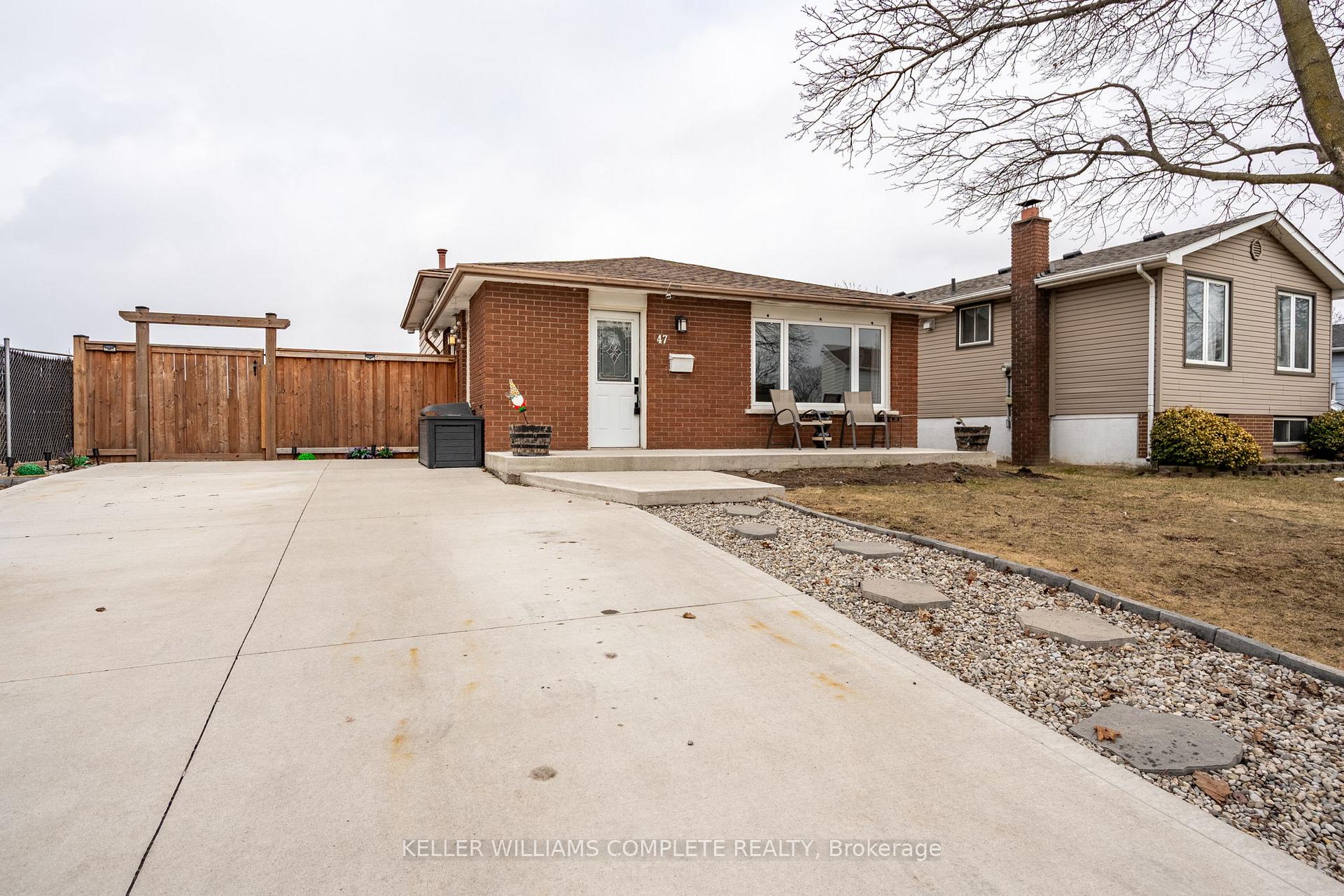 Photo 6 of 47 Locheed Drive, Hamilton, Lisgar — HOMEH