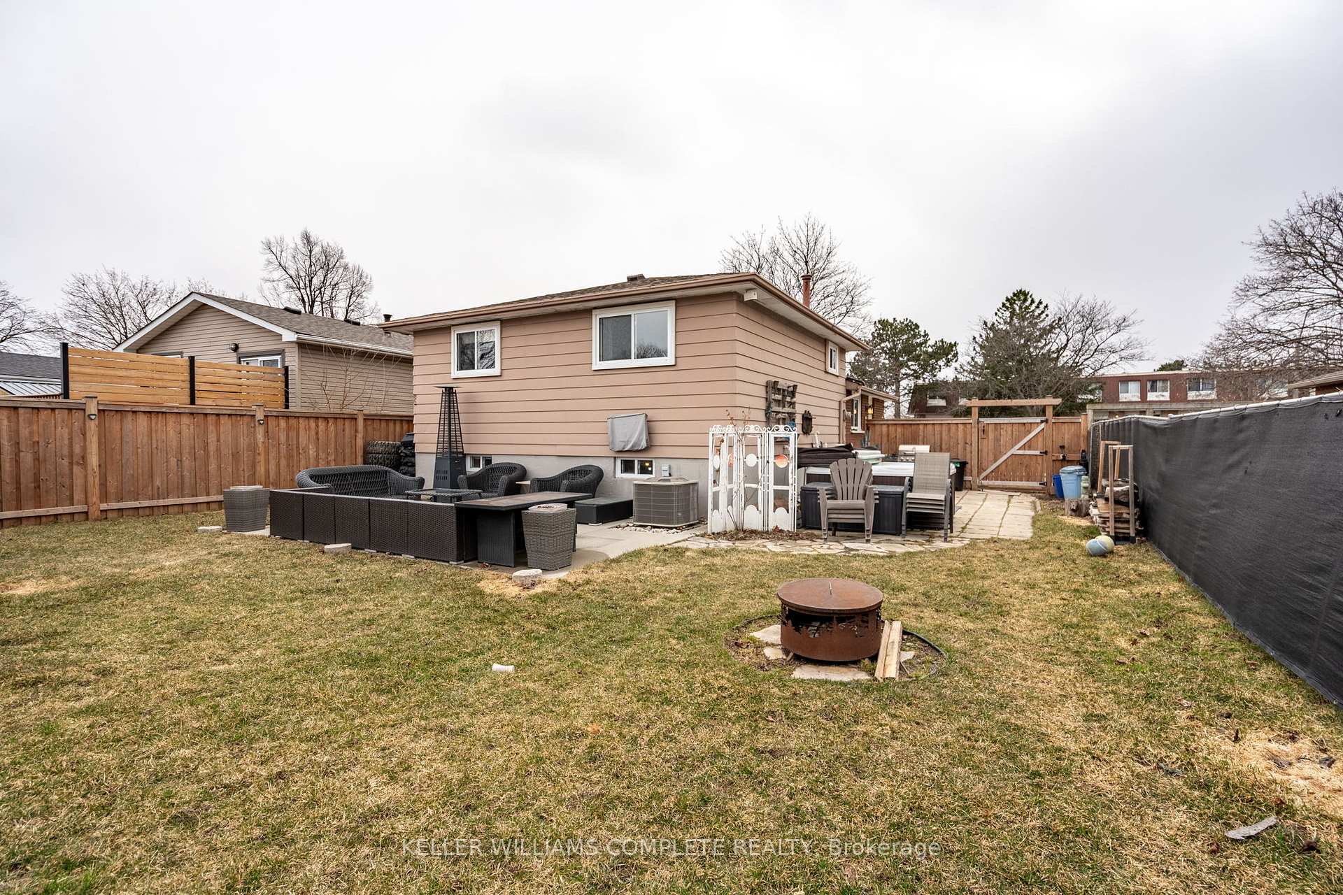 Photo 37 of 47 Locheed Drive, Hamilton, Lisgar — HOMEH