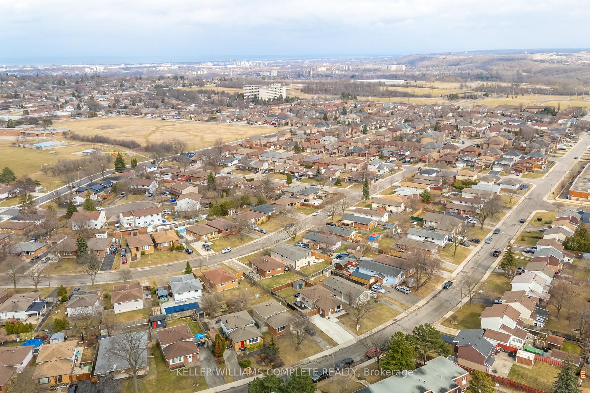 Photo 45 of 47 Locheed Drive, Hamilton, Lisgar — HOMEH