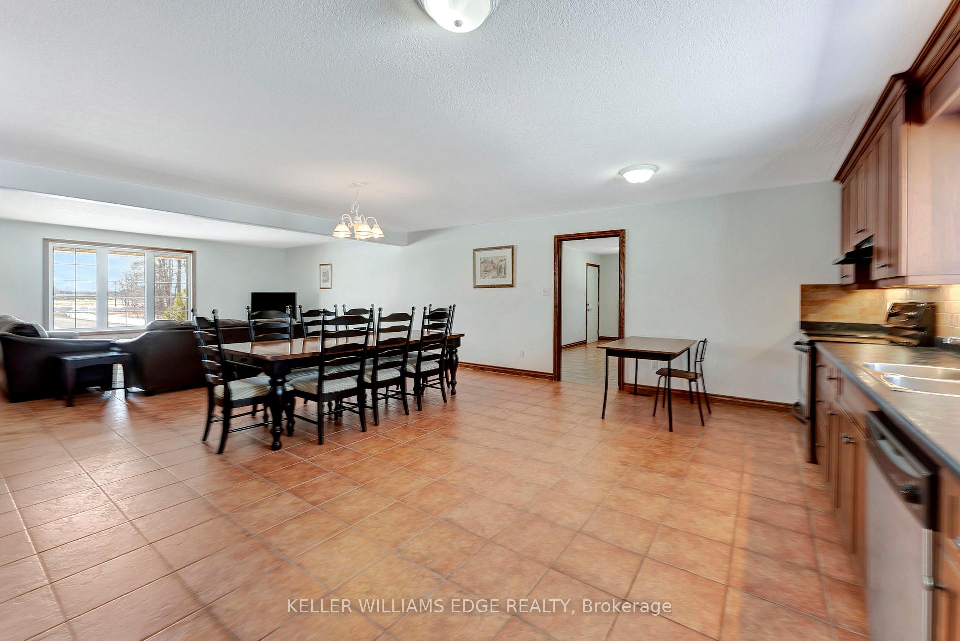 Photo 10 of 949 Highland Road E, Hamilton, Rural Stoney Creek — HOMEH