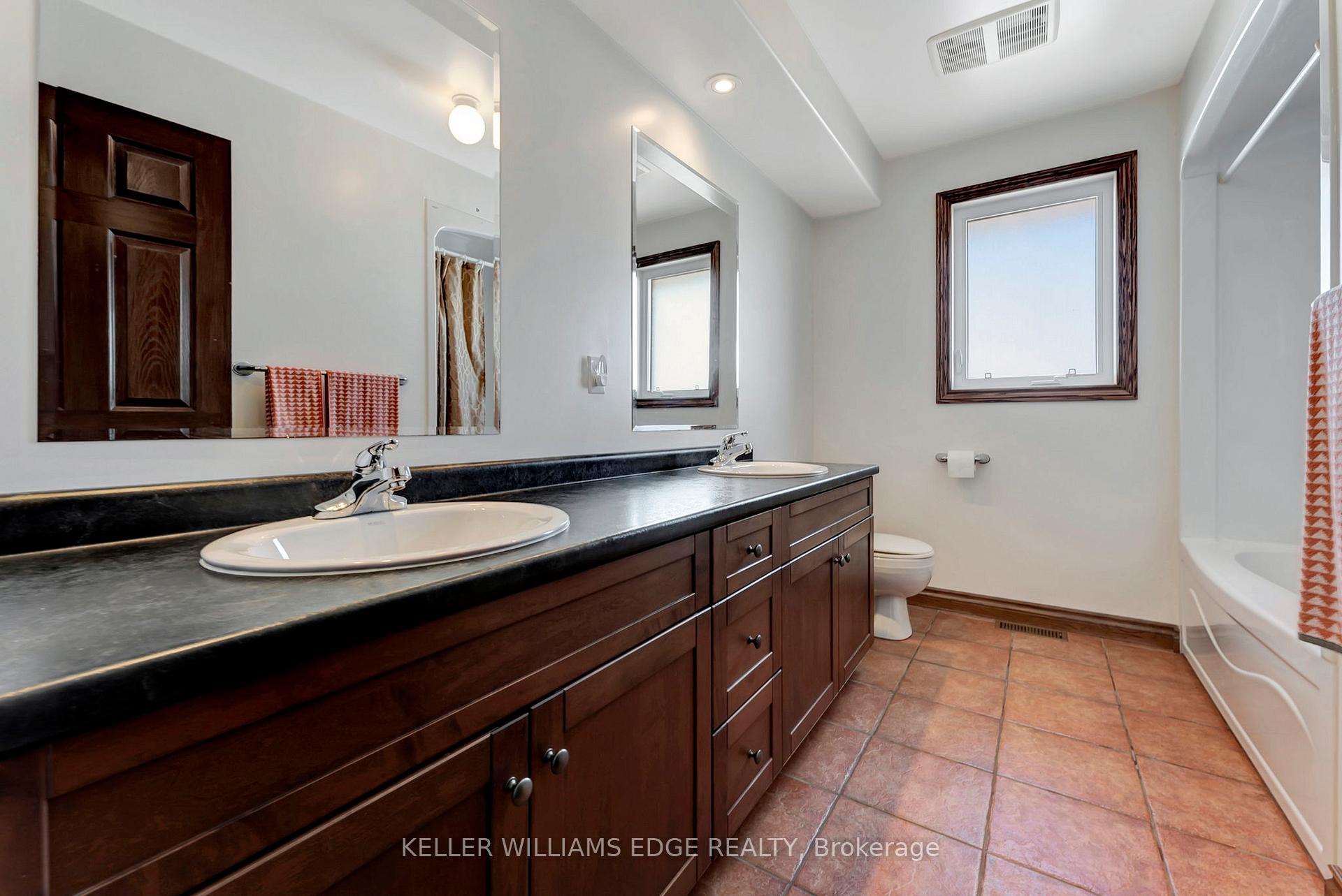 Photo 16 of 949 Highland Road E, Hamilton, Rural Stoney Creek — HOMEH