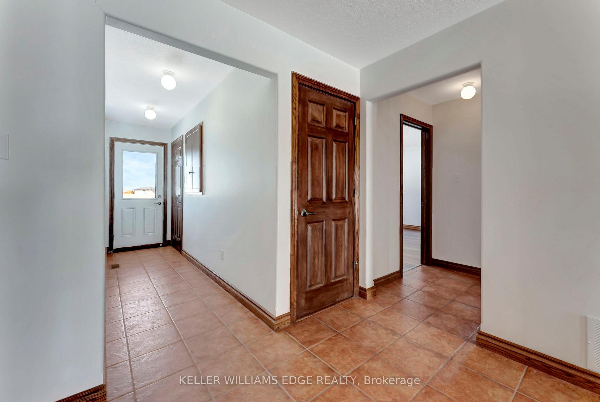 Photo 19 of 949 Highland Road E, Hamilton, Rural Stoney Creek — HOMEH