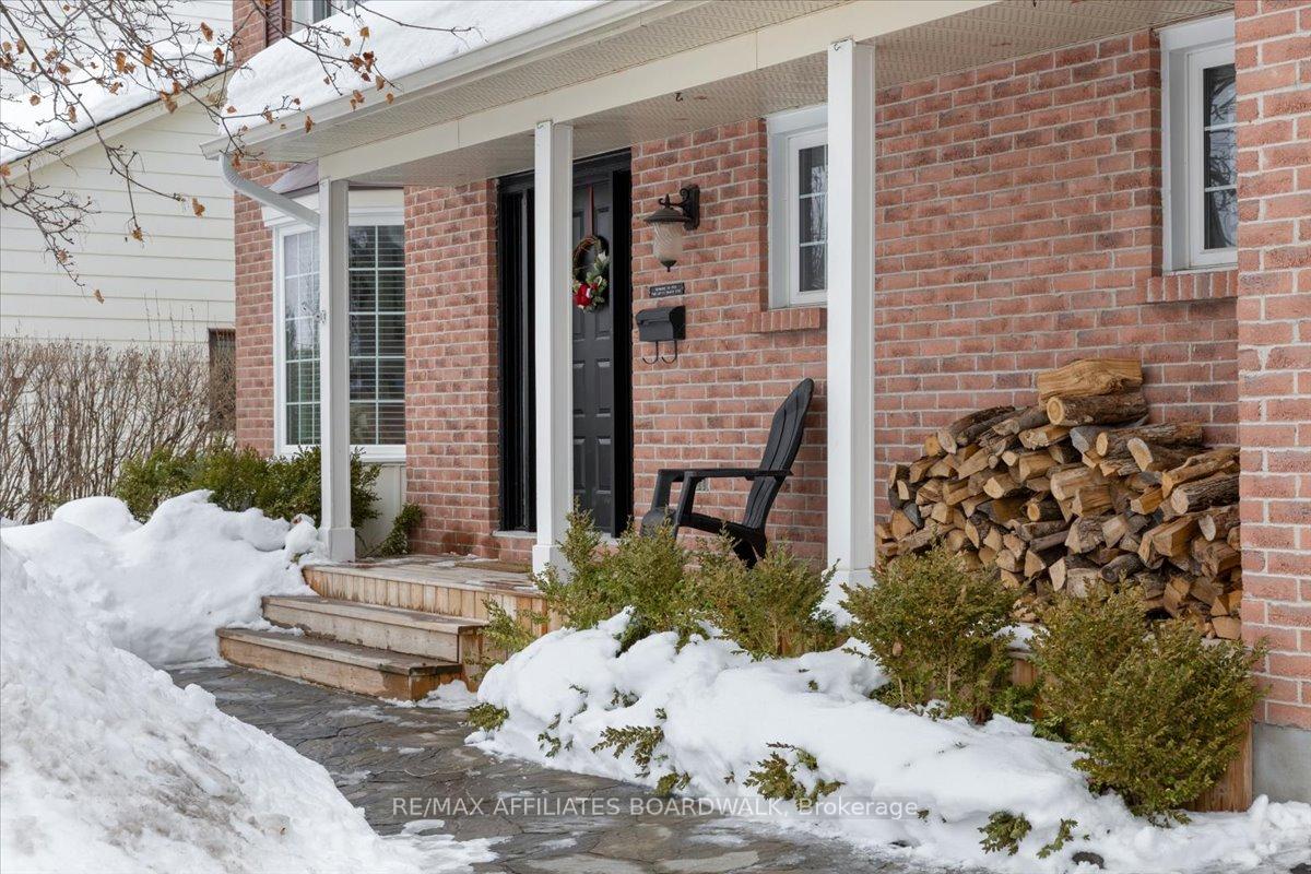 Photo 3 of 320 Liard Street, Ottawa, Stittsville (South) — HOMEH