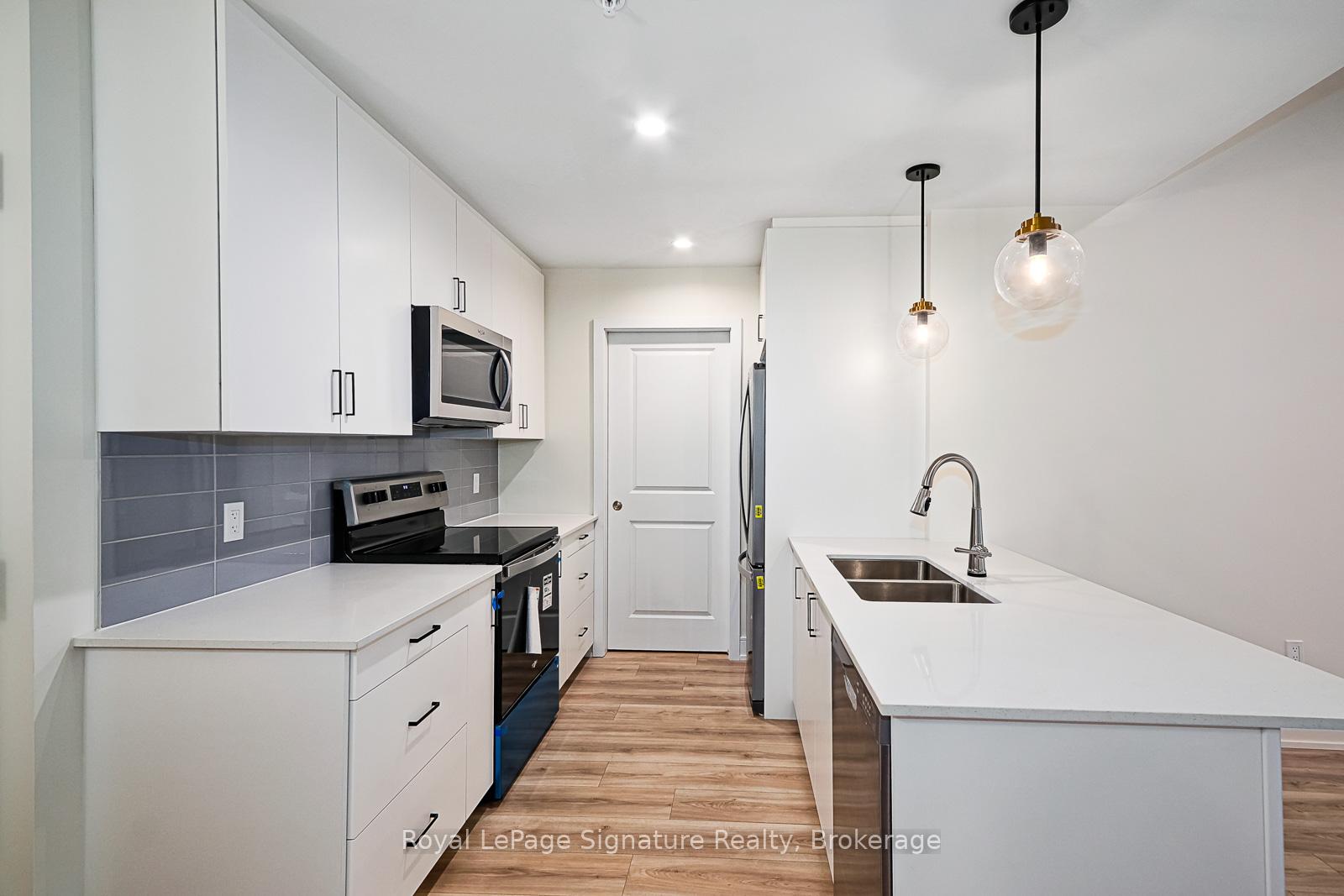Photo 6 of Unit 208, 121 Mary Street, Clearview, Creemore — HOMEH