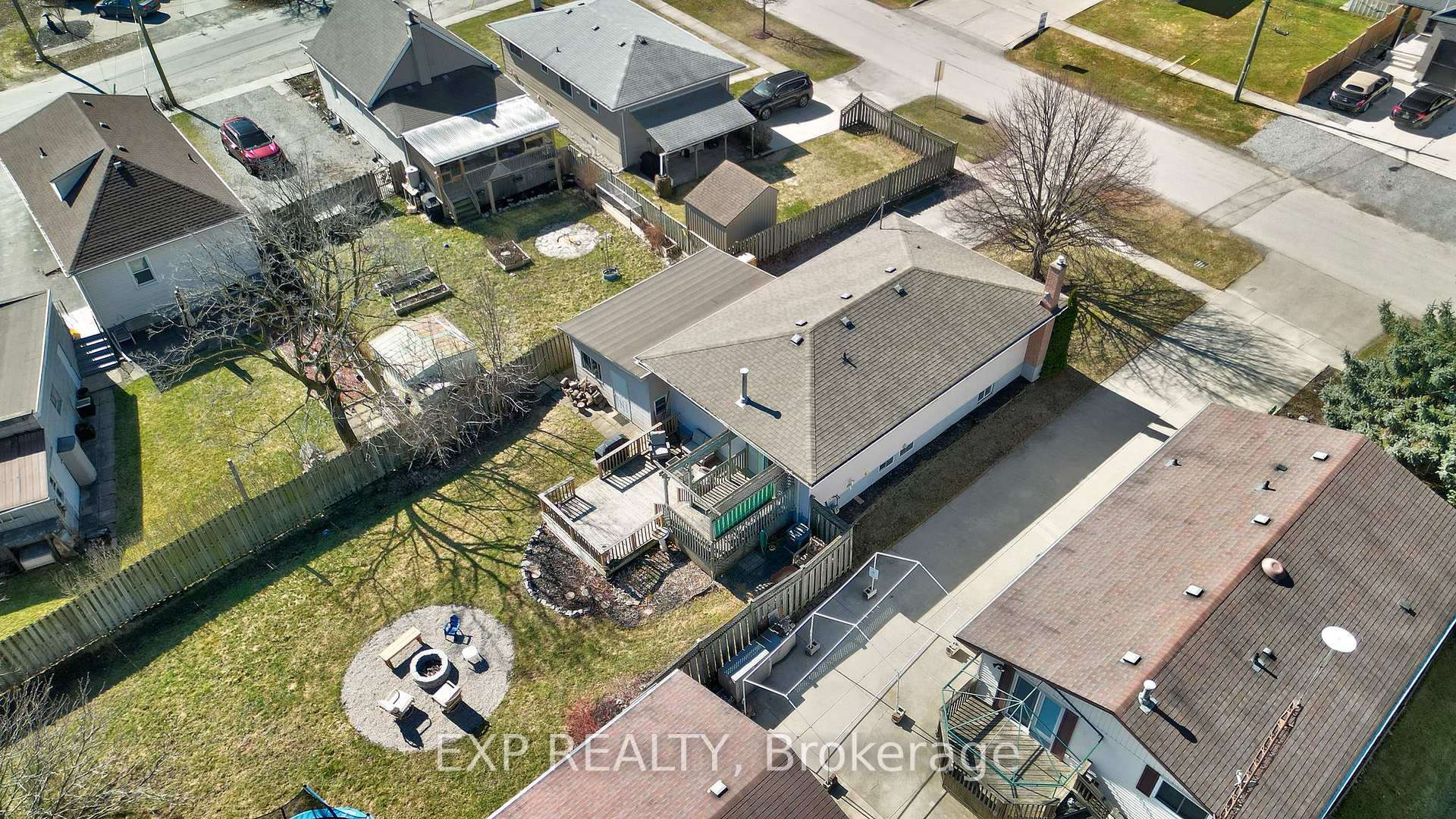 Photo 2 of 4 Dunn Street, St. Catharines, Burleigh Hill — HOMEH