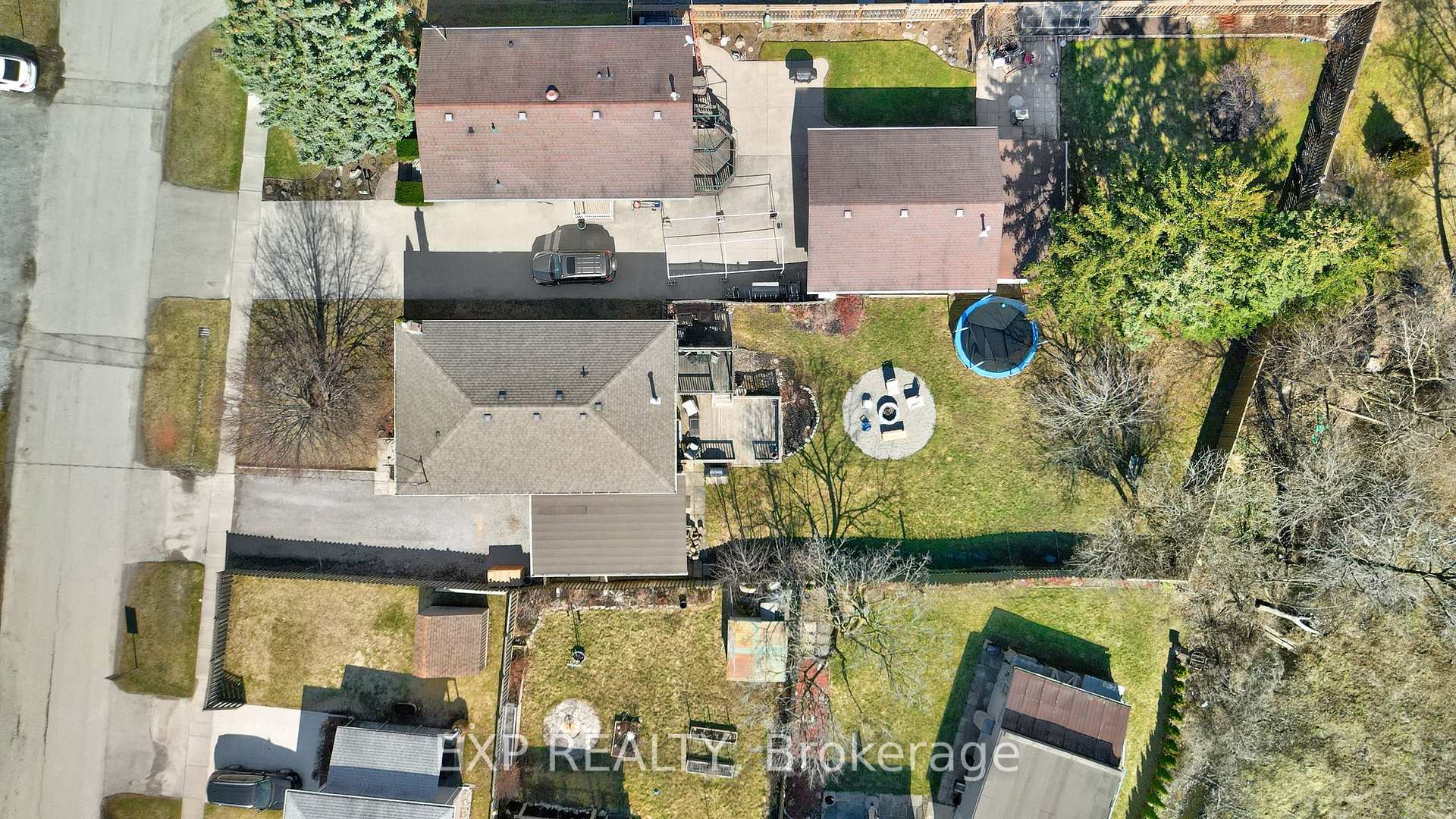 Photo 3 of 4 Dunn Street, St. Catharines, Burleigh Hill — HOMEH
