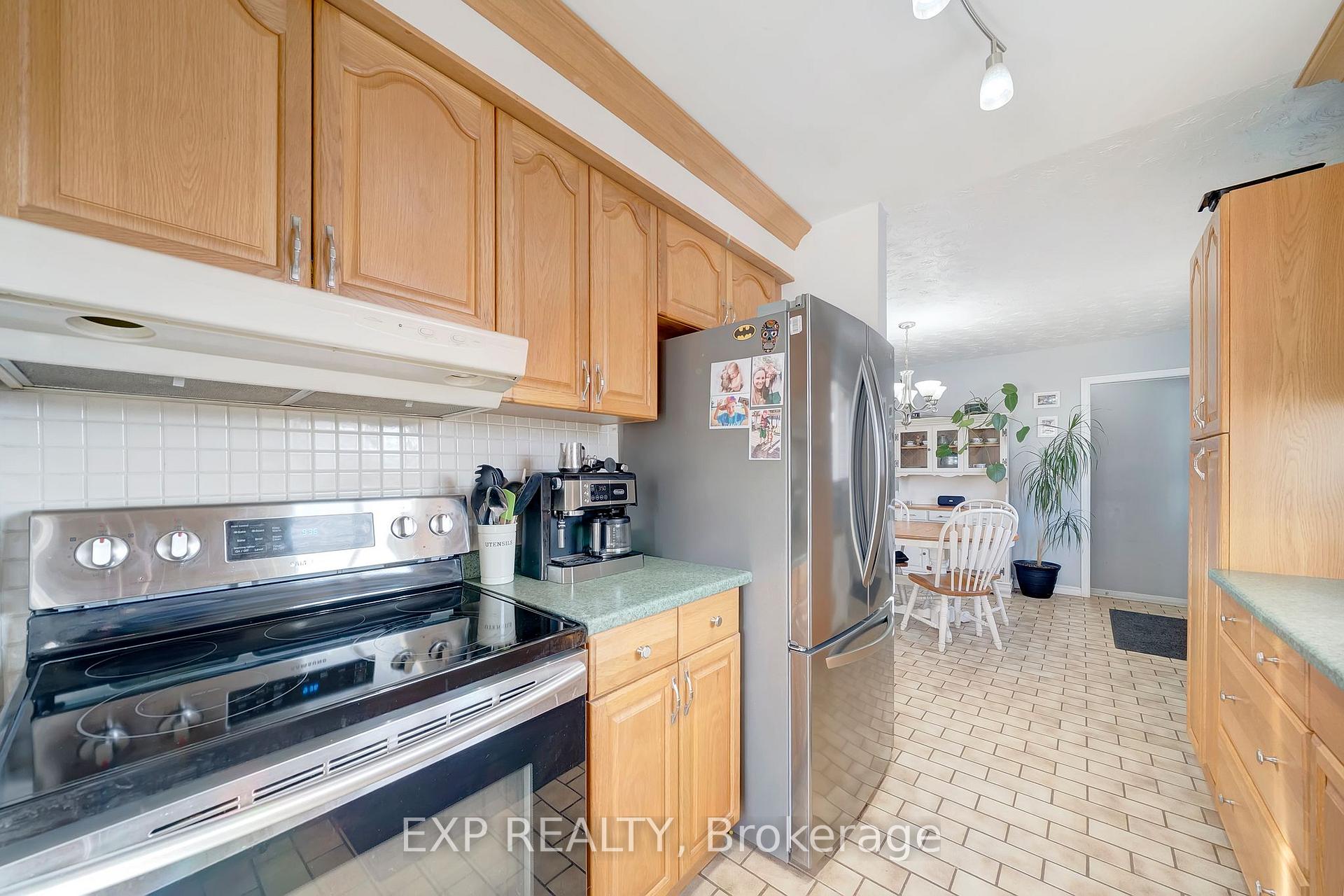 Photo 7 of 4 Dunn Street, St. Catharines, Burleigh Hill — HOMEH