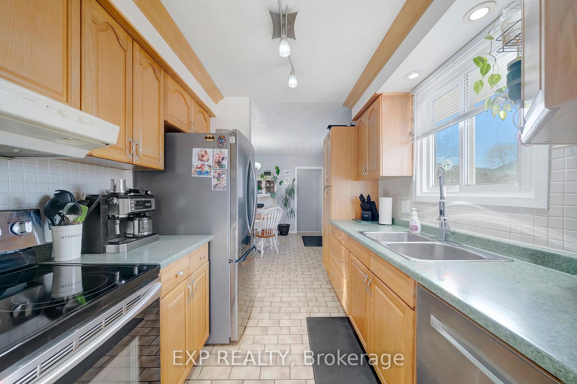 Photo 8 of 4 Dunn Street, St. Catharines, Burleigh Hill — HOMEH