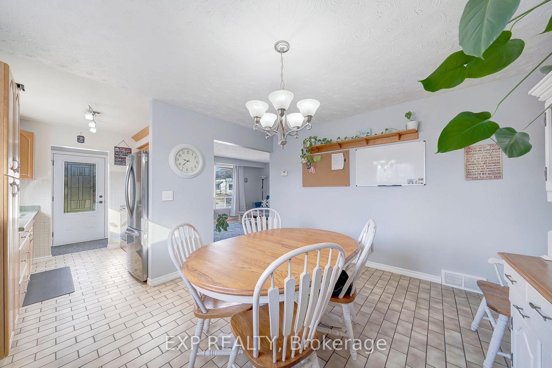 Photo 12 of 4 Dunn Street, St. Catharines, Burleigh Hill — HOMEH