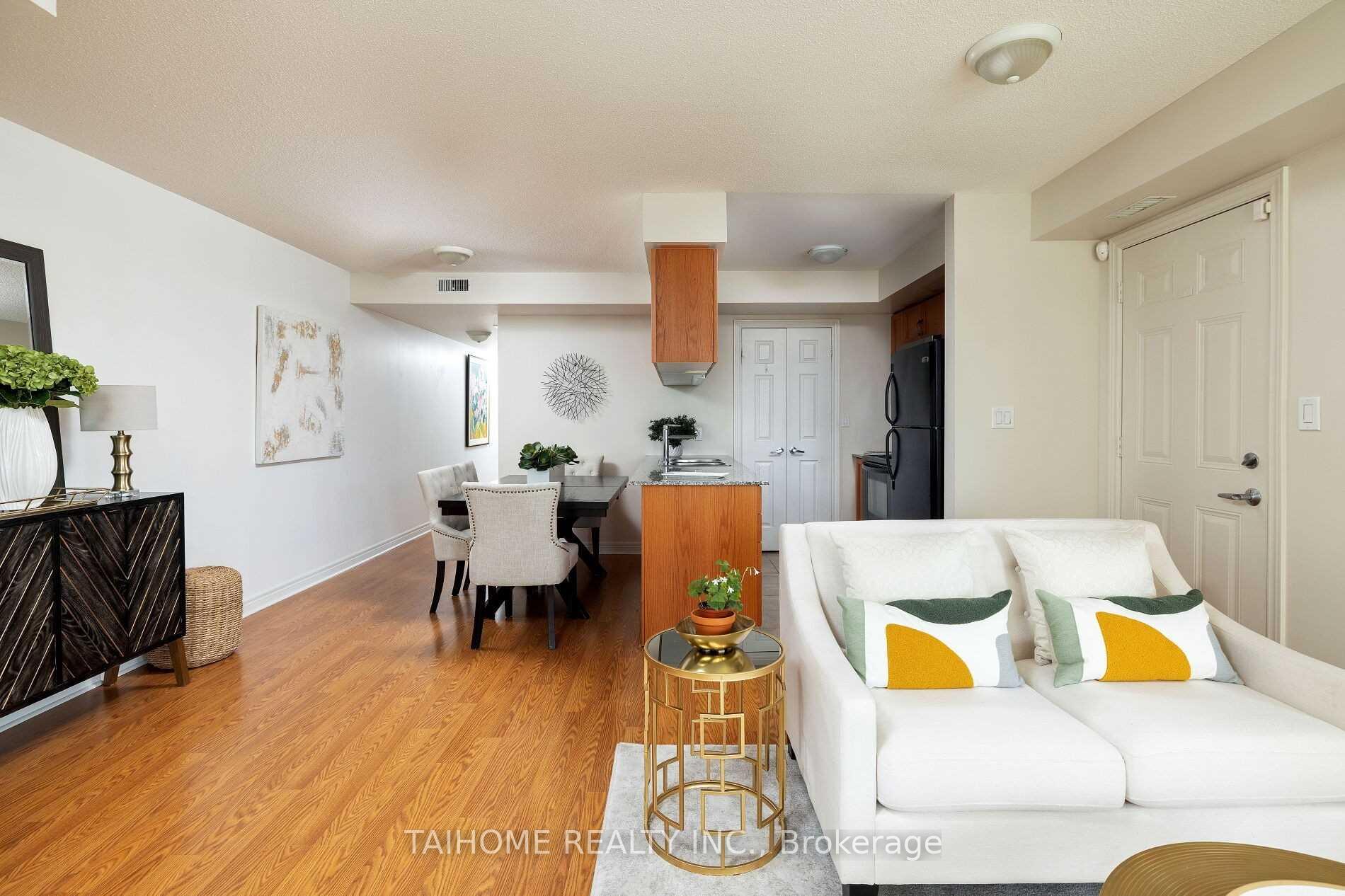 Photo 2 of Unit 102, 132 Aerodrome Crescent, Toronto, Thorncliffe Park — HOMEH