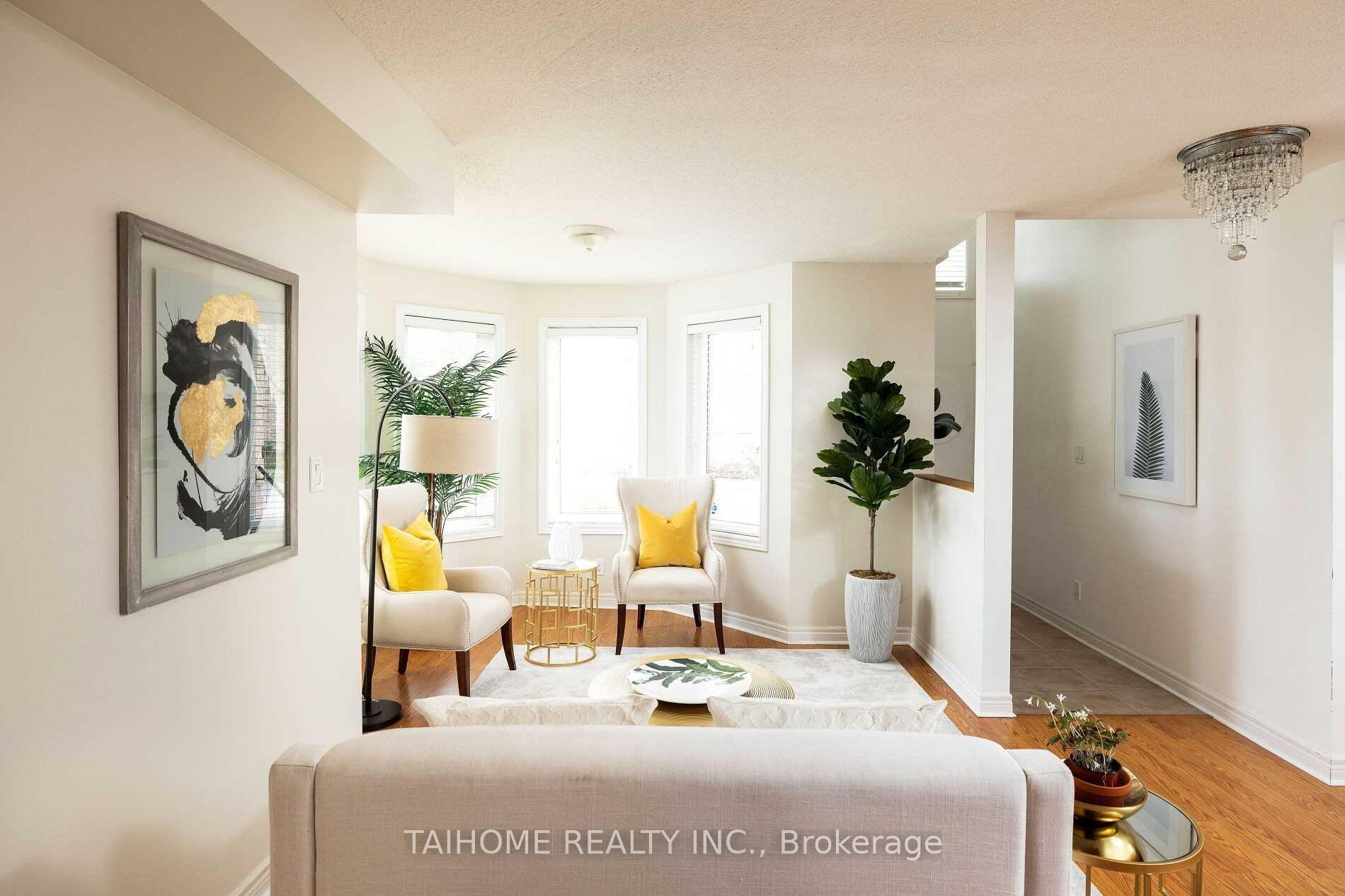 Photo 4 of Unit 102, 132 Aerodrome Crescent, Toronto, Thorncliffe Park — HOMEH