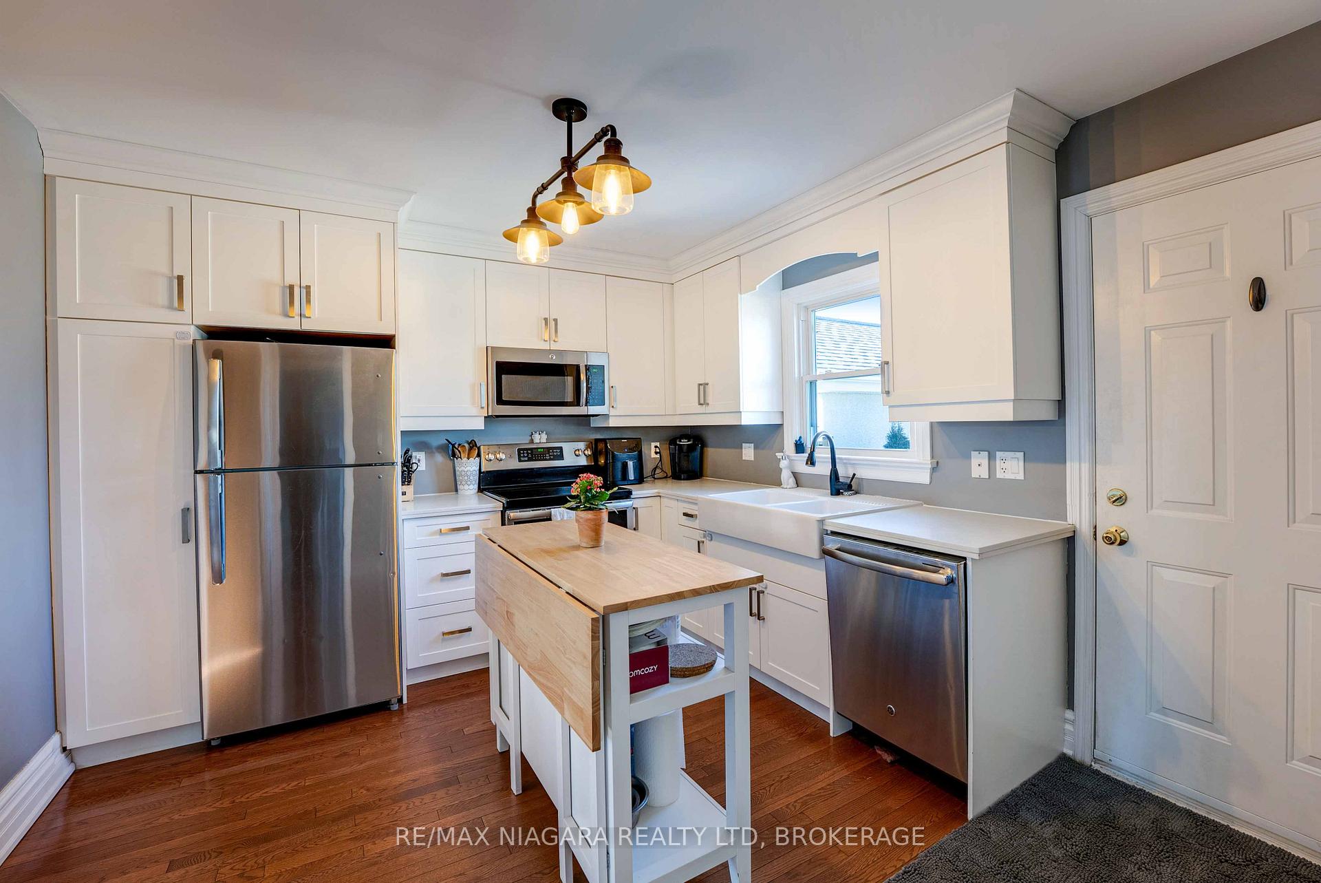 Photo 8 of 93 Else Street, St. Catharines, Vine/Linwell — HOMEH