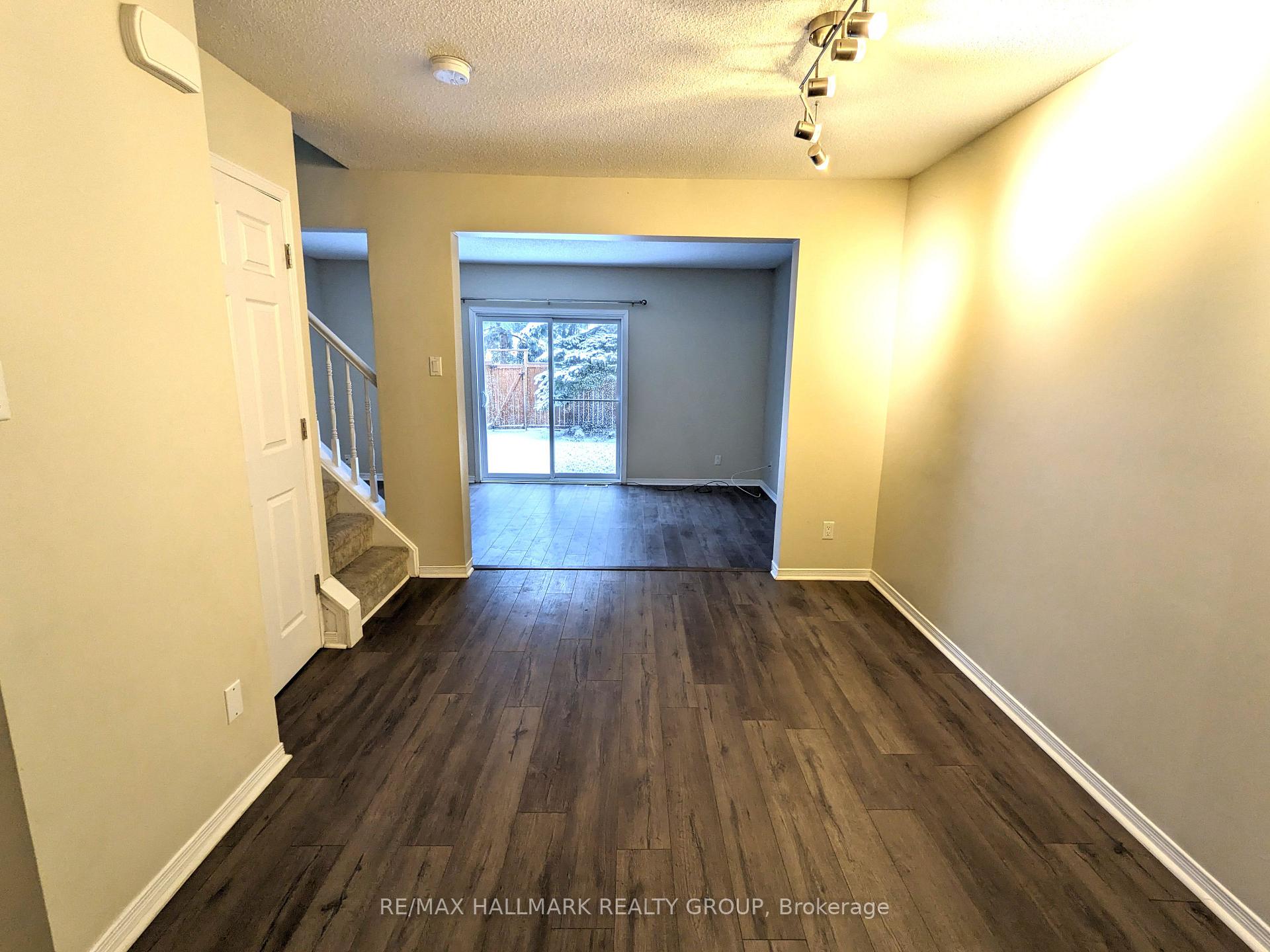 Photo 5 of 6464 Colony Square, Ottawa, Convent Glen North — HOMEH