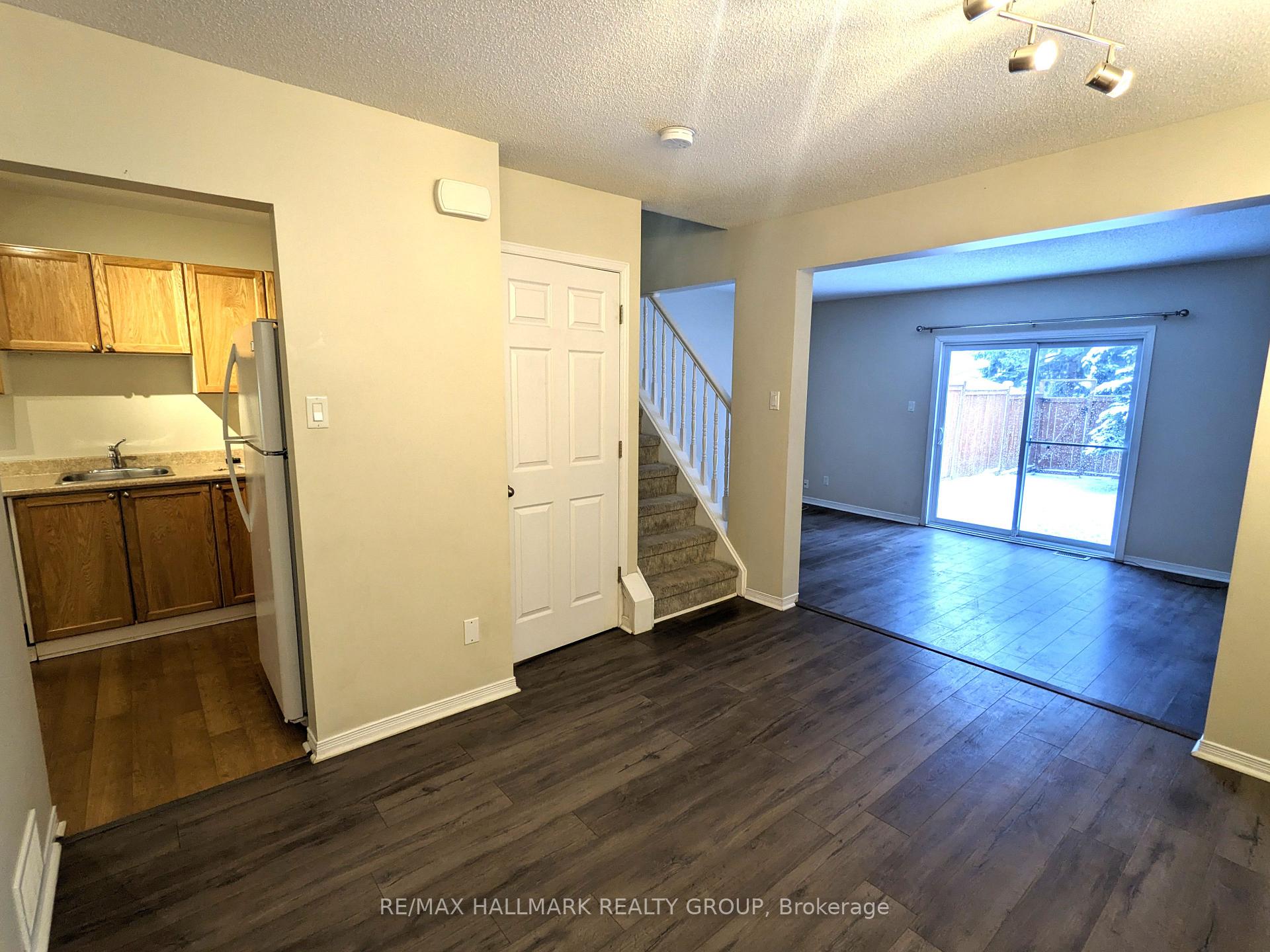Photo 6 of 6464 Colony Square, Ottawa, Convent Glen North — HOMEH