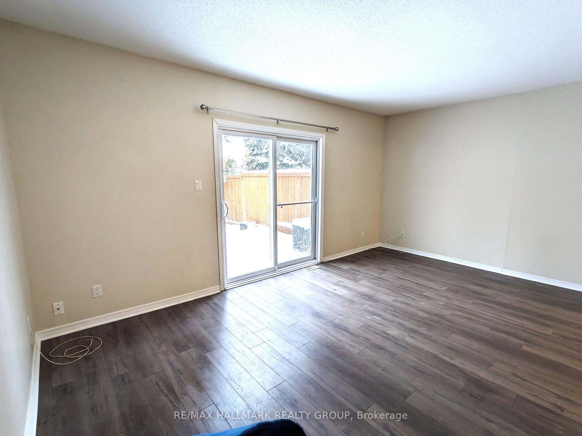 Photo 12 of 6464 Colony Square, Ottawa, Convent Glen North — HOMEH