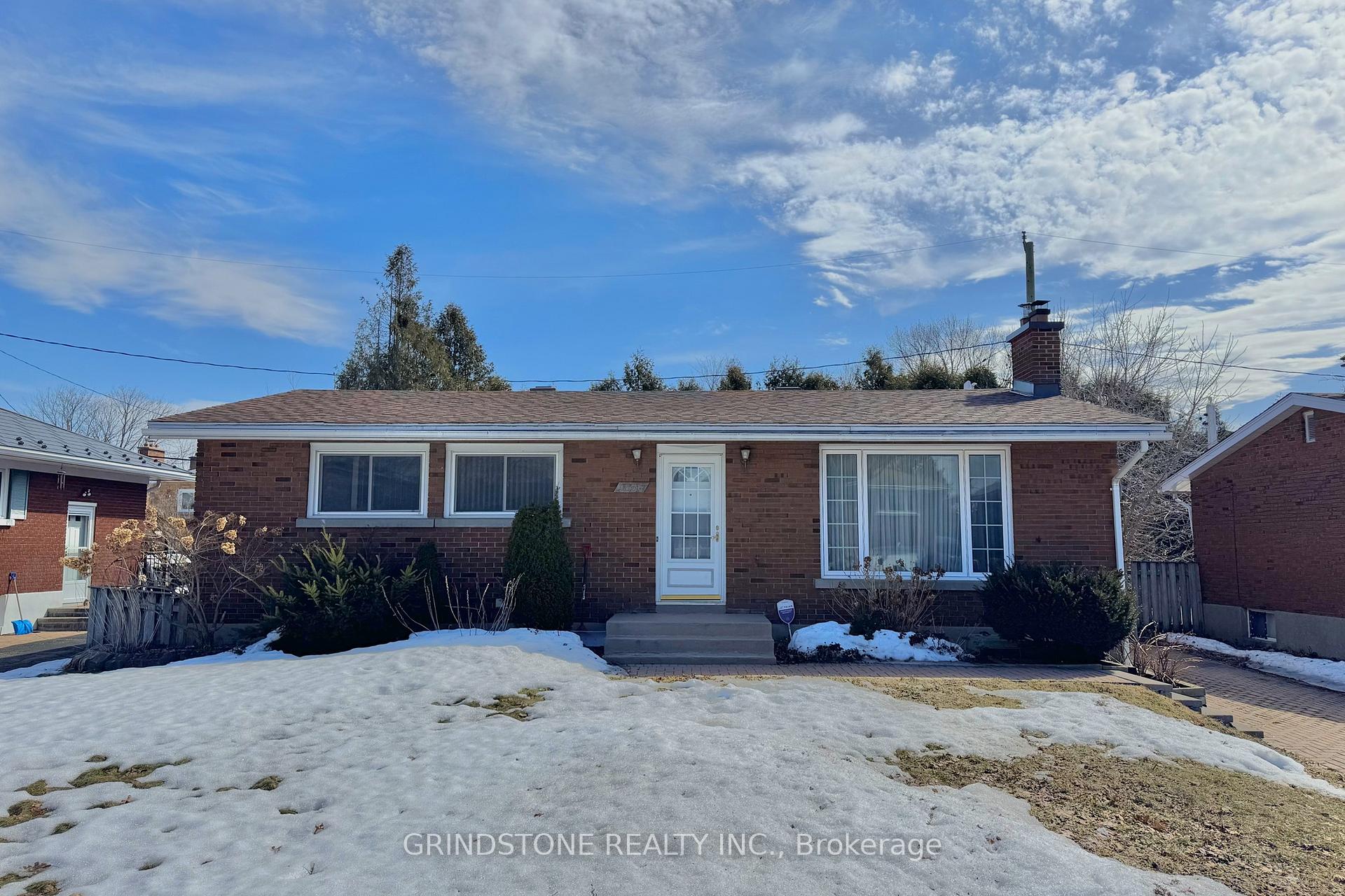 Photo 2 of 1806 Forman Avenue, Ottawa, Bel Air Heights — HOMEH