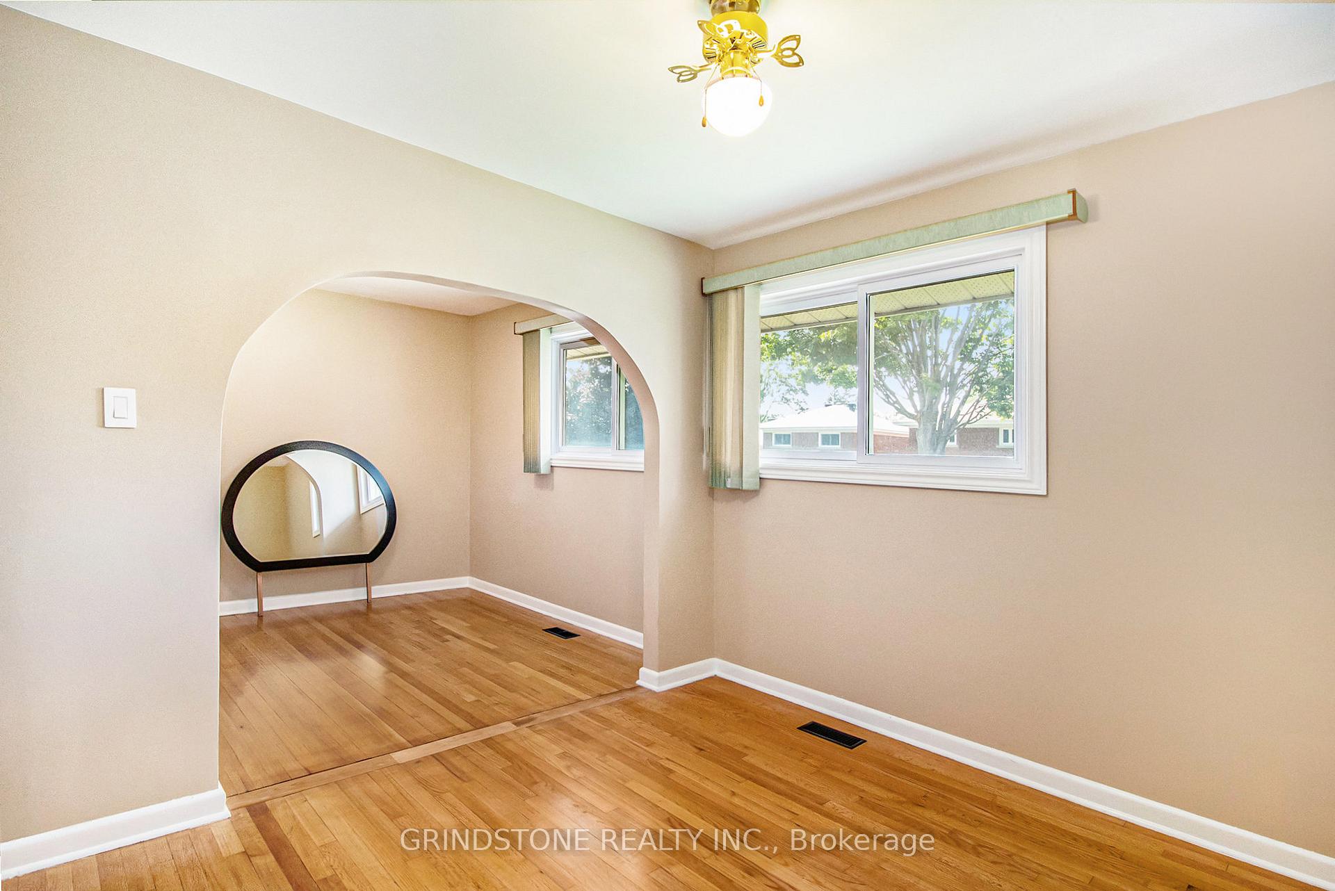 Photo 11 of 1806 Forman Avenue, Ottawa, Bel Air Heights — HOMEH