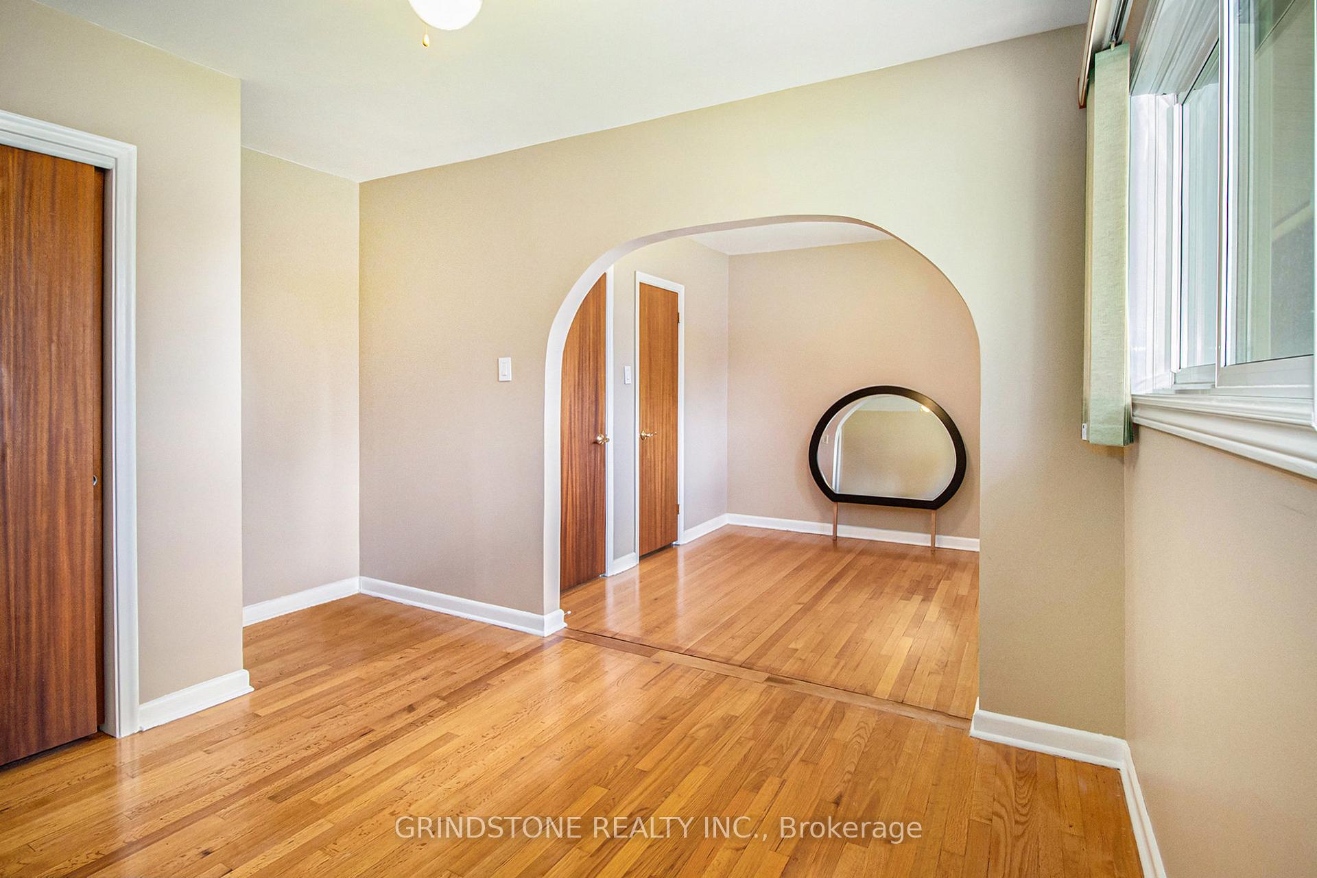 Photo 12 of 1806 Forman Avenue, Ottawa, Bel Air Heights — HOMEH