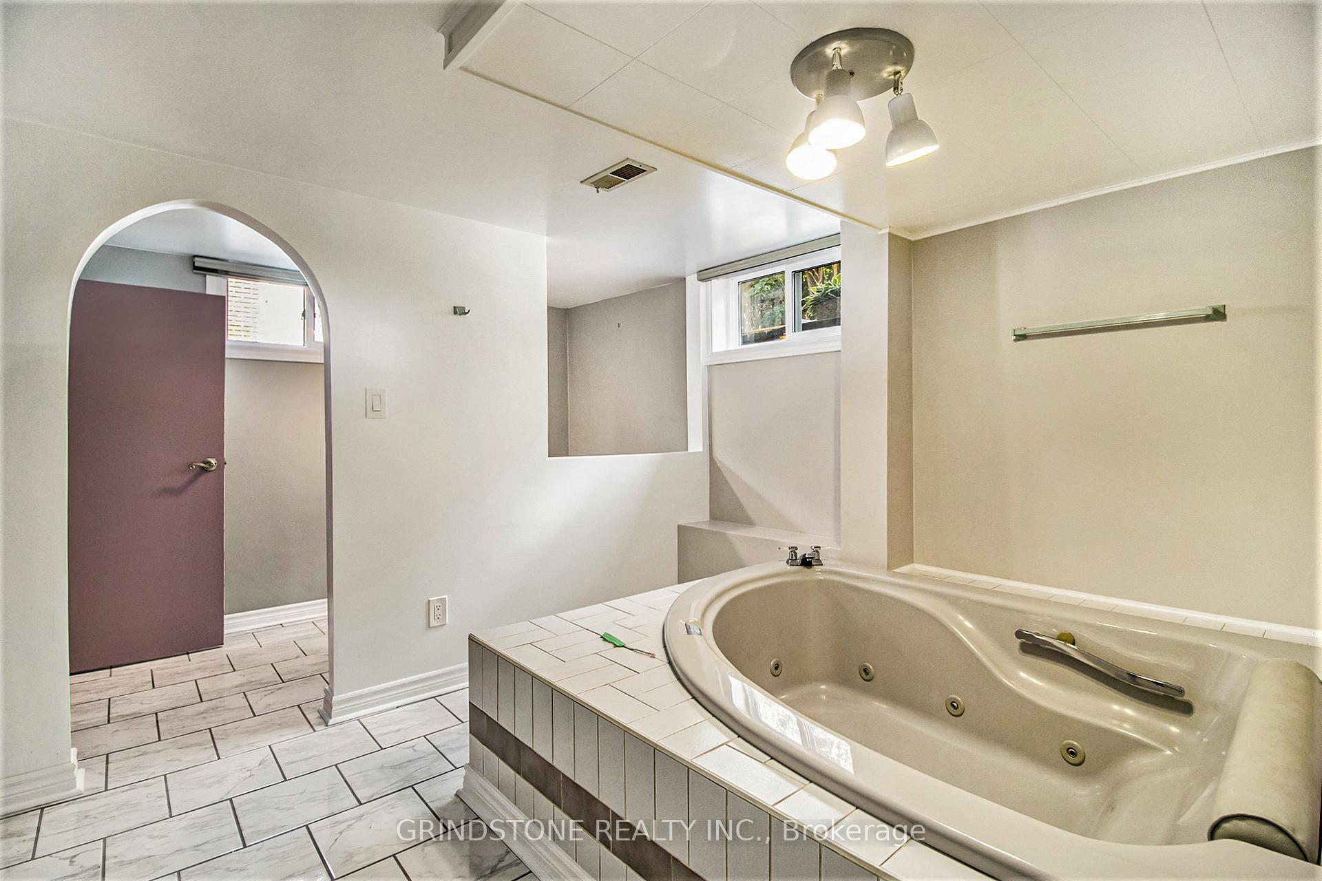 Photo 19 of 1806 Forman Avenue, Ottawa, Bel Air Heights — HOMEH