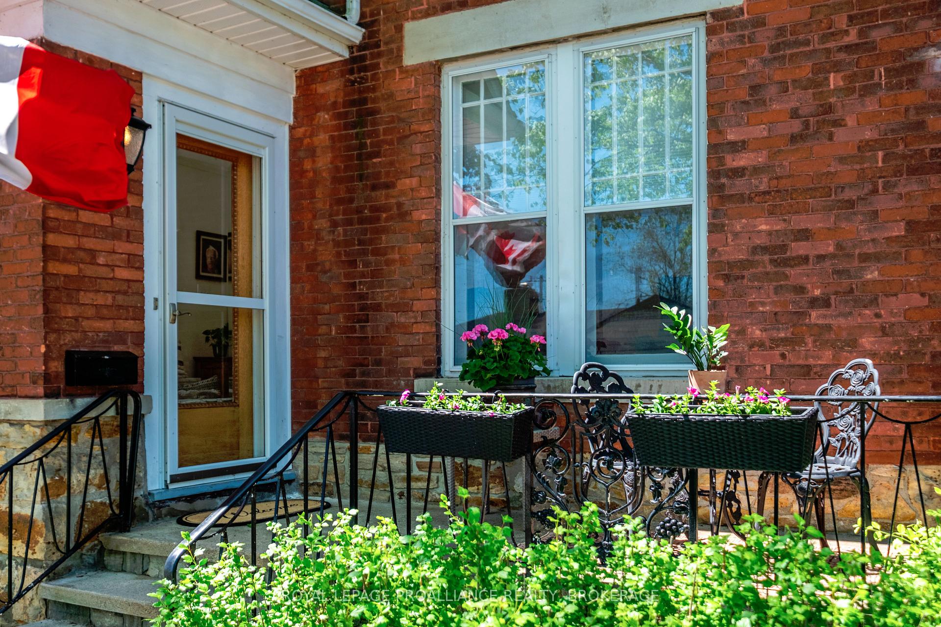 Photo 4 of 104 John Street, Gananoque — HOMEH