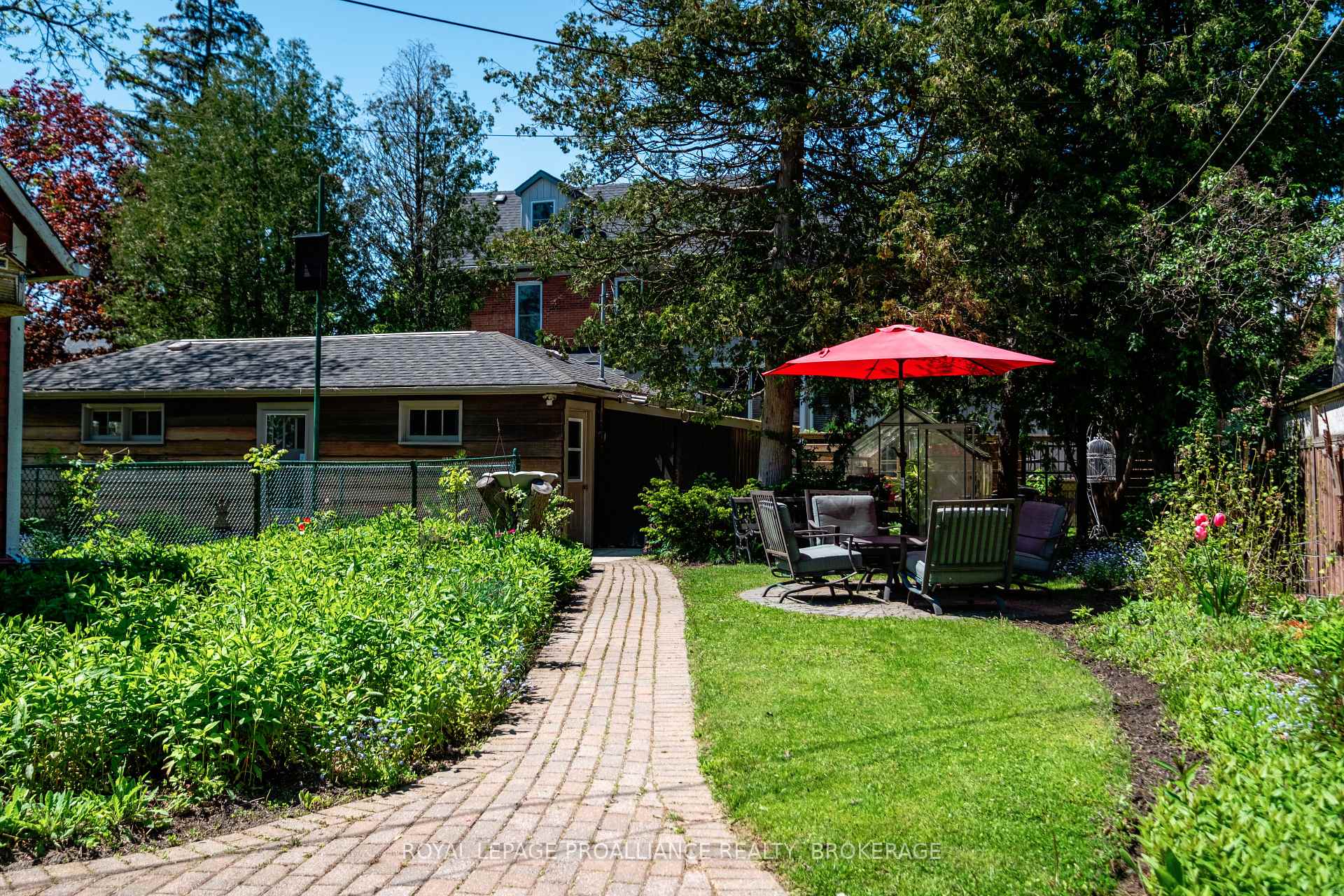Photo 5 of 104 John Street, Gananoque — HOMEH