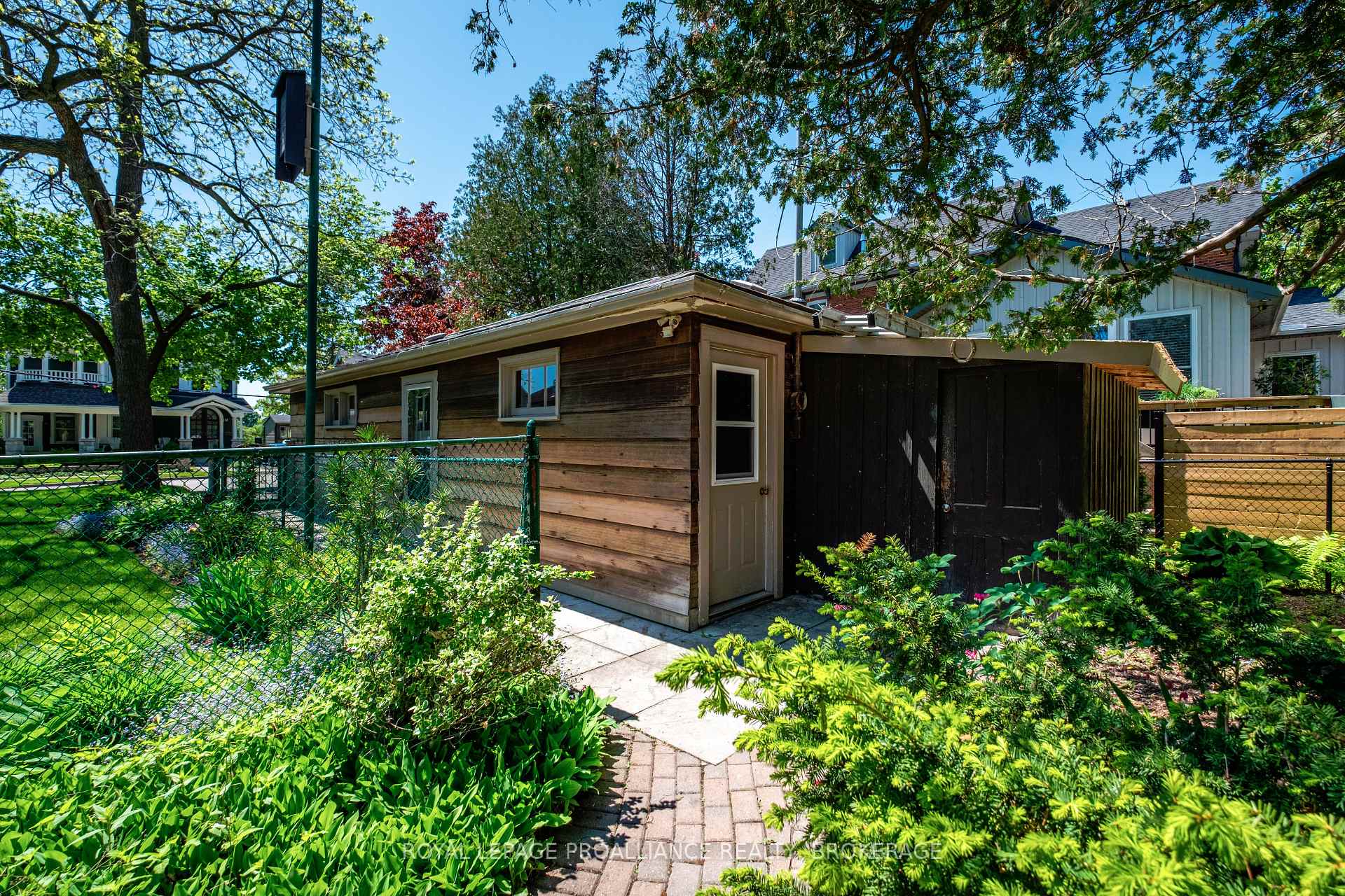 Photo 8 of 104 John Street, Gananoque — HOMEH