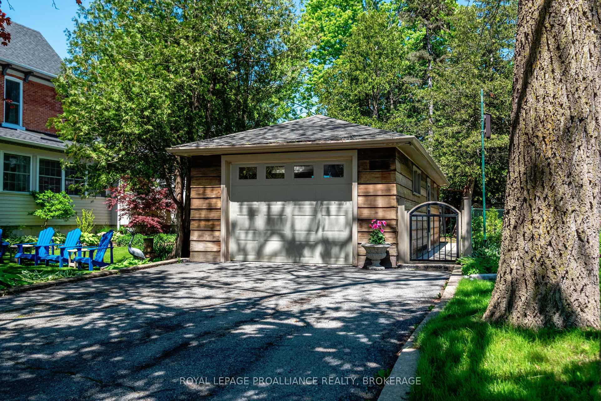 Photo 9 of 104 John Street, Gananoque — HOMEH