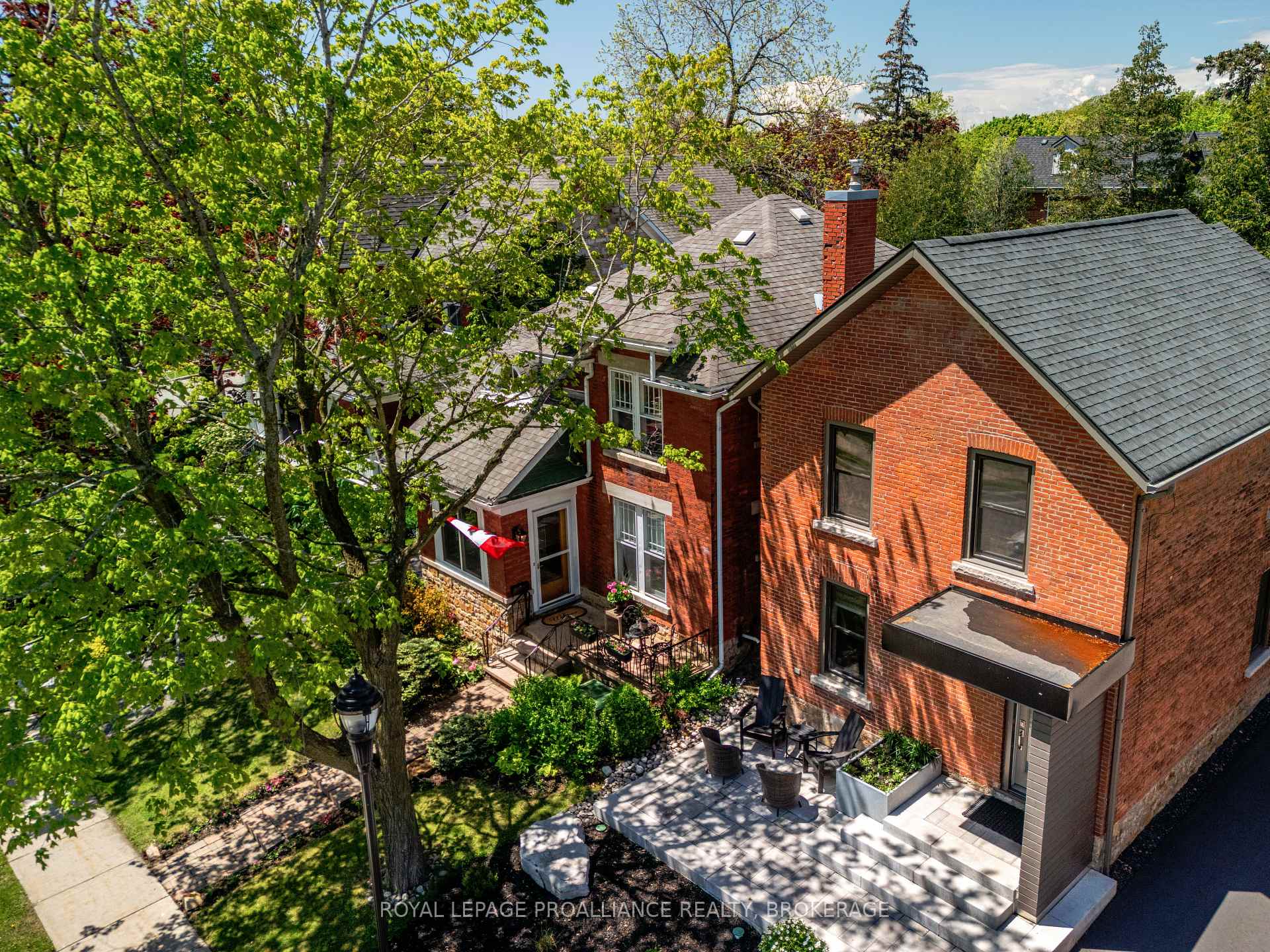 Photo 11 of 104 John Street, Gananoque — HOMEH