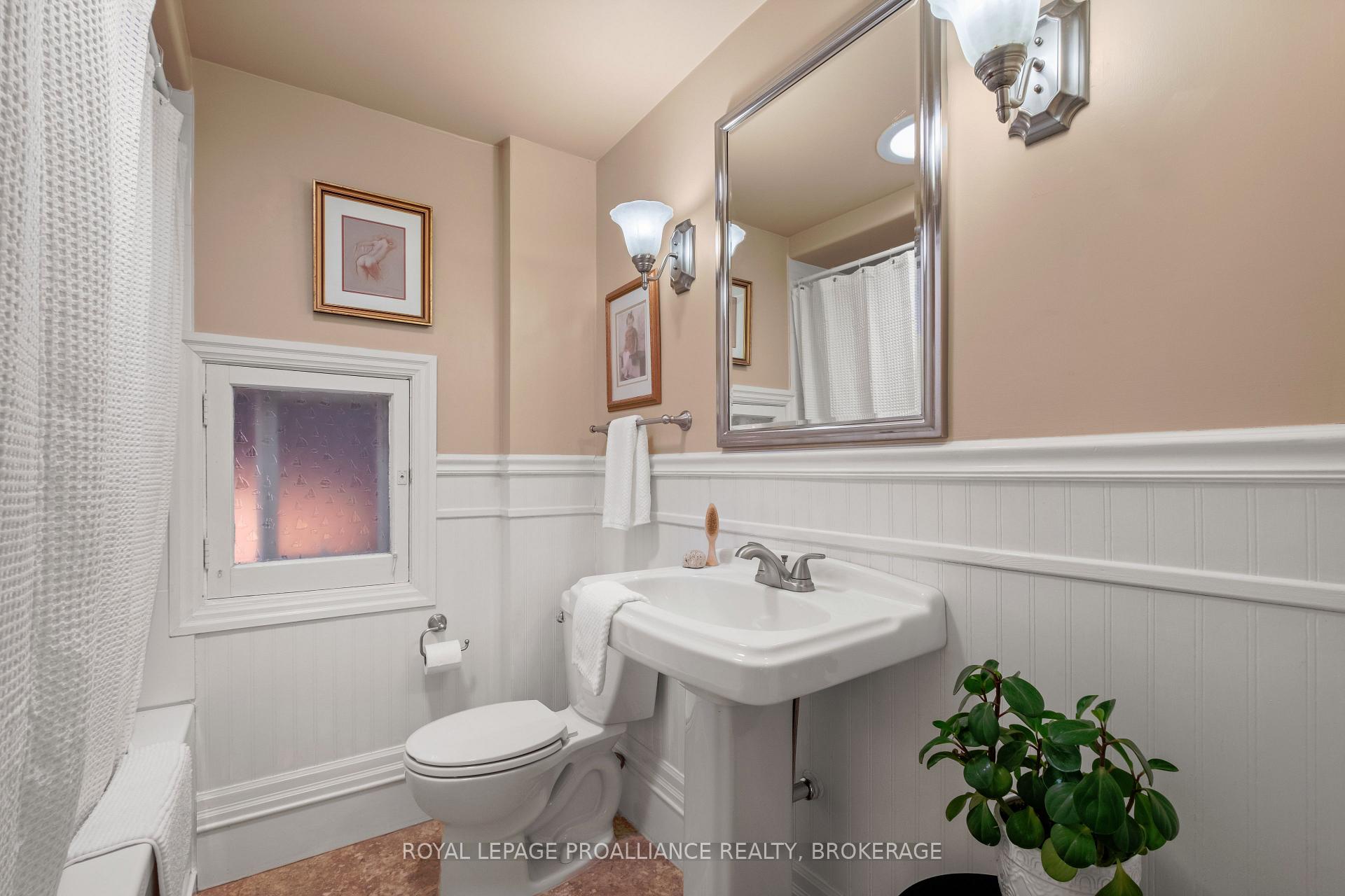 Photo 36 of 104 John Street, Gananoque — HOMEH