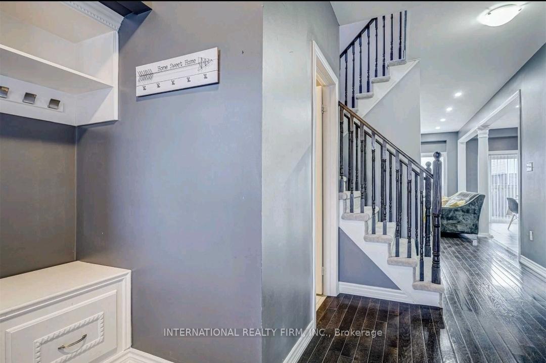 Photo 3 of 40 Forrester Drive, Clarington, Bowmanville — HOMEH