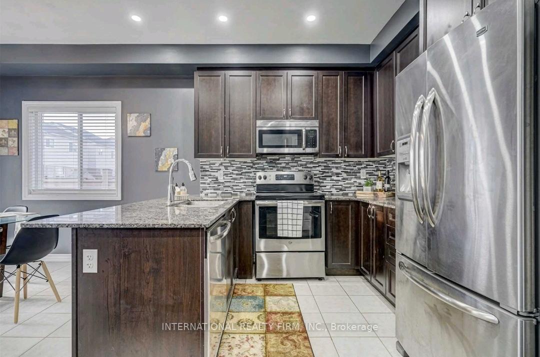 Photo 6 of 40 Forrester Drive, Clarington, Bowmanville — HOMEH