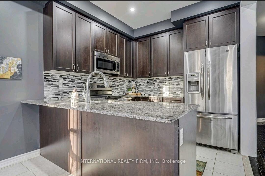 Photo 7 of 40 Forrester Drive, Clarington, Bowmanville — HOMEH