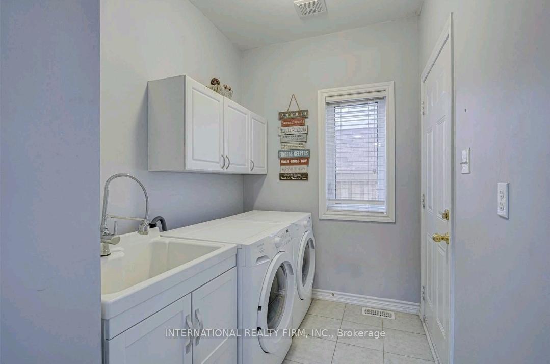 Photo 8 of 40 Forrester Drive, Clarington, Bowmanville — HOMEH