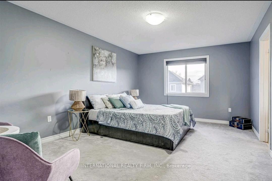 Photo 10 of 40 Forrester Drive, Clarington, Bowmanville — HOMEH