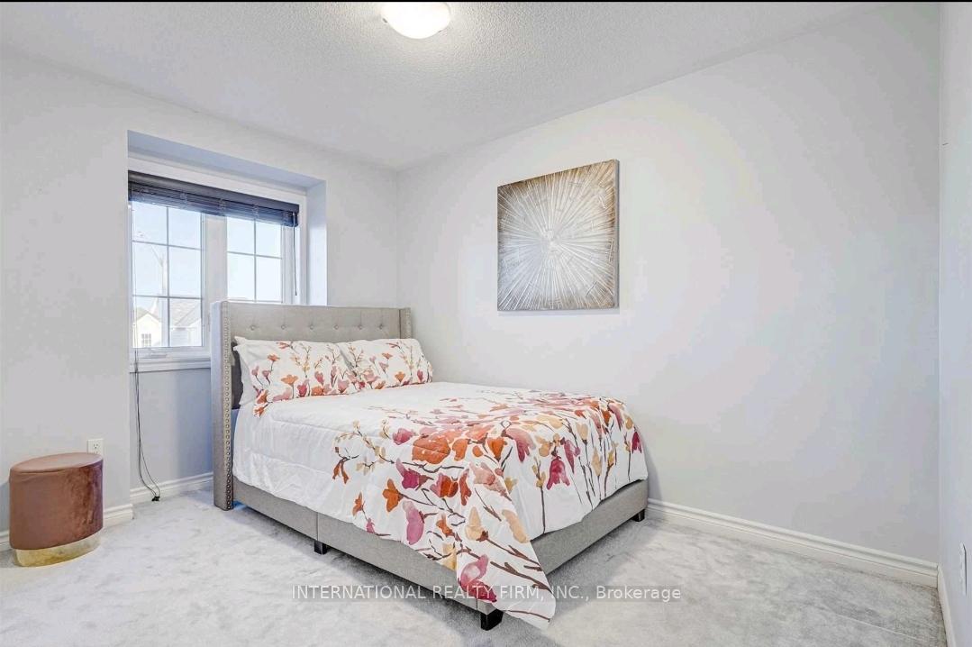 Photo 13 of 40 Forrester Drive, Clarington, Bowmanville — HOMEH