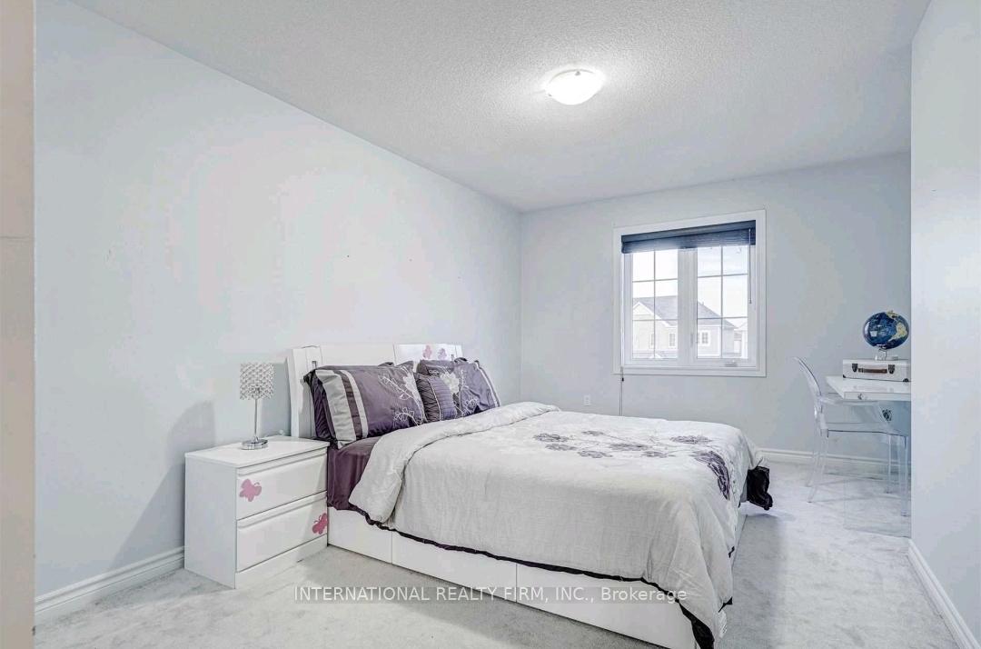 Photo 14 of 40 Forrester Drive, Clarington, Bowmanville — HOMEH