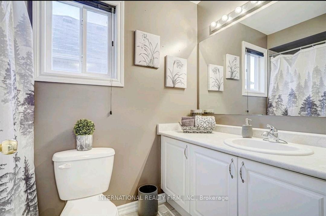 Photo 15 of 40 Forrester Drive, Clarington, Bowmanville — HOMEH