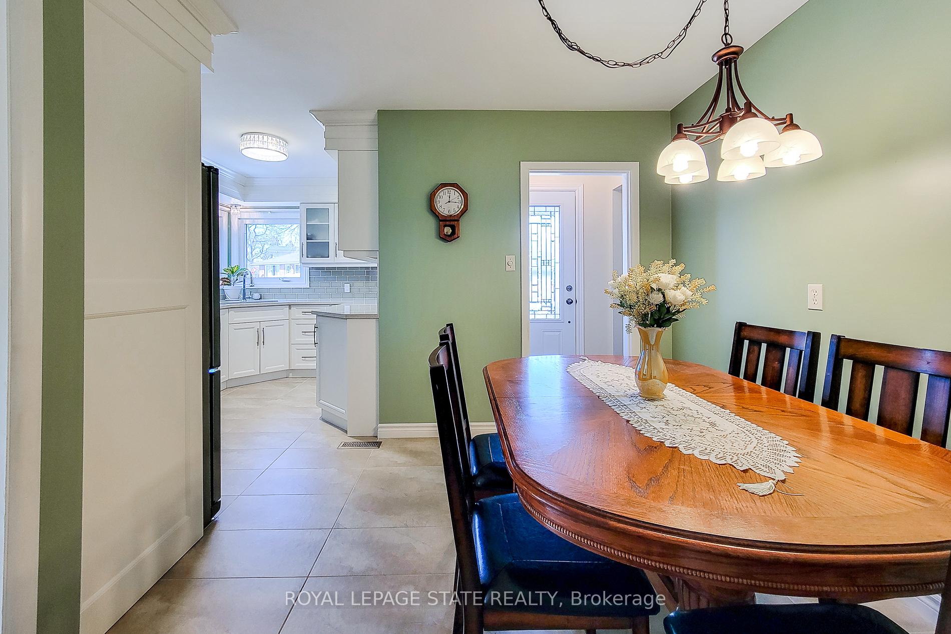 Photo 12 of 150 Laurier Avenue, Hamilton, Buchanan — HOMEH