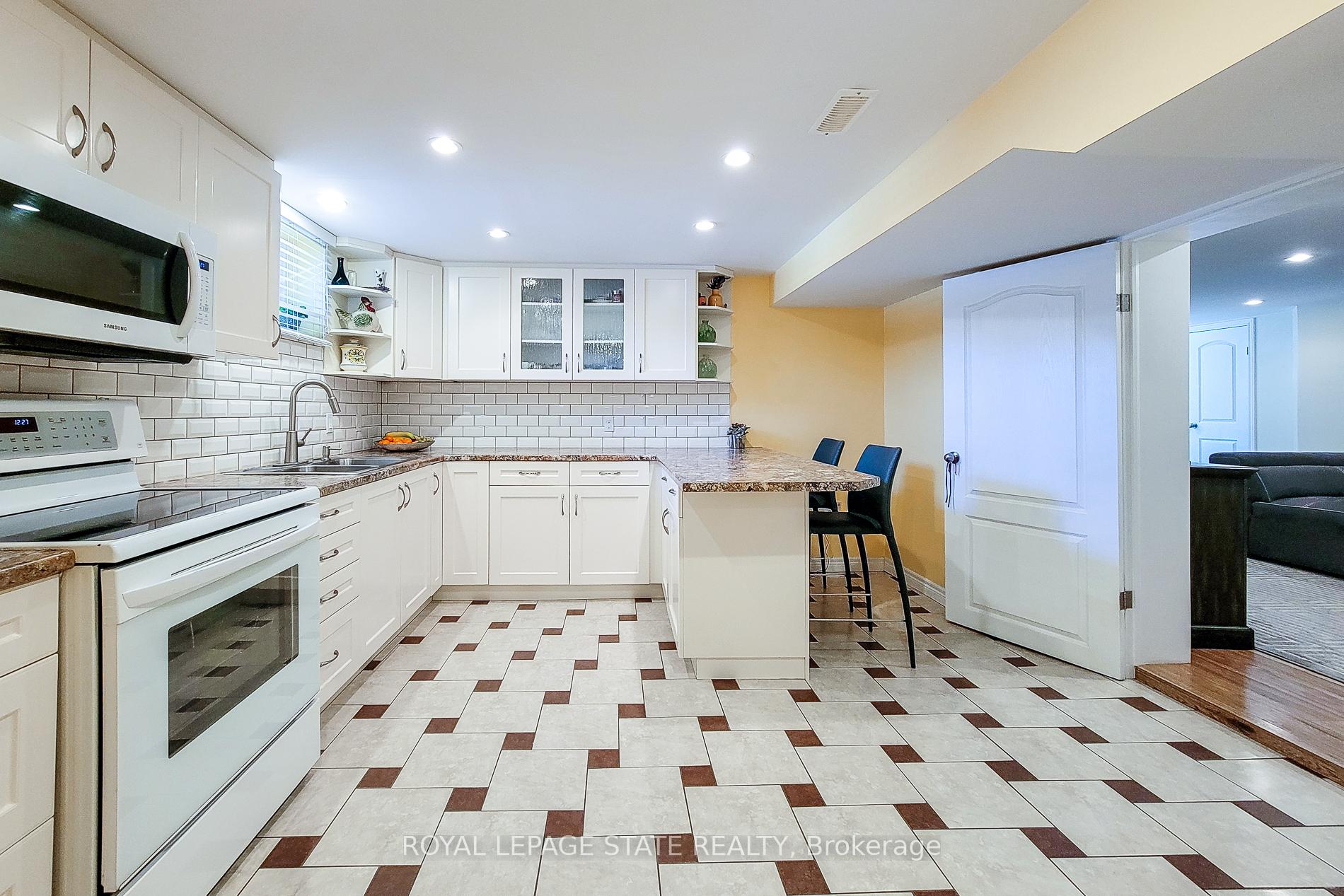 Photo 64 of 150 Laurier Avenue, Hamilton, Buchanan — HOMEH