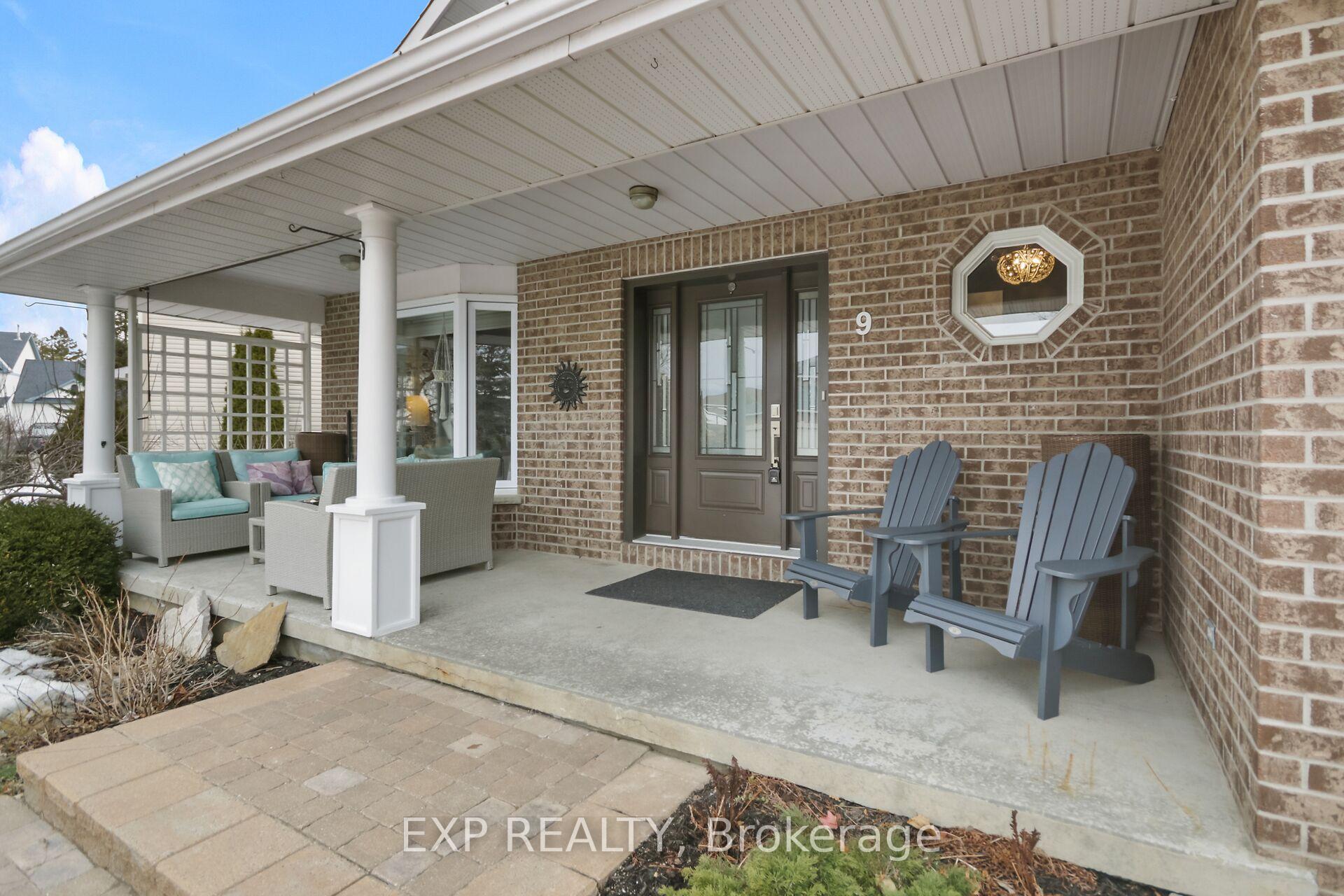 Photo 4 of 9 Hearn Crescent, Ottawa, Stittsville (South) — HOMEH