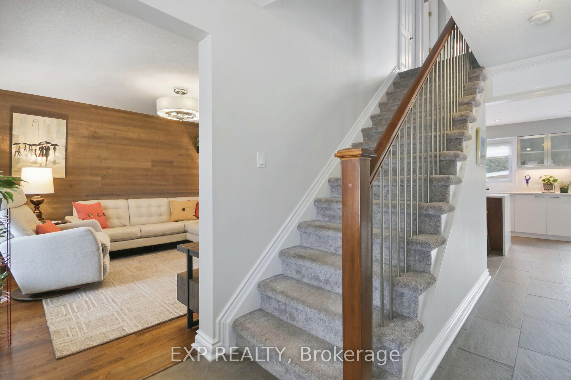 Photo 6 of 9 Hearn Crescent, Ottawa, Stittsville (South) — HOMEH