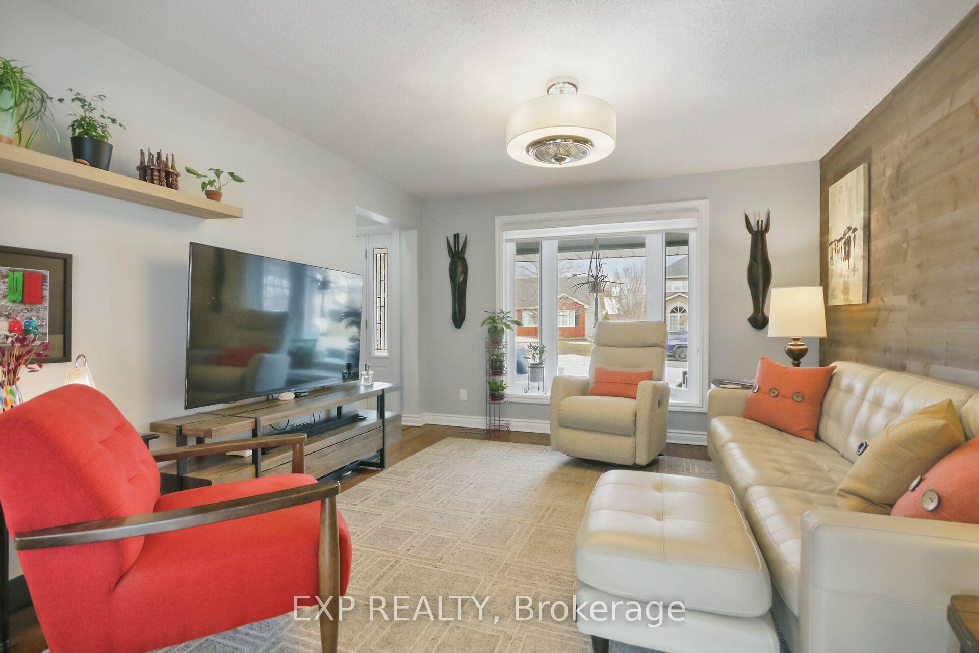 Photo 7 of 9 Hearn Crescent, Ottawa, Stittsville (South) — HOMEH