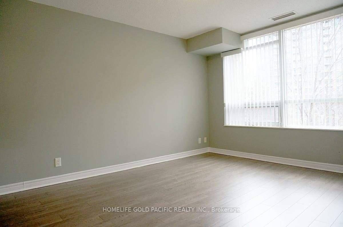 Photo 7 of Unit 211, 33 Cox Boulevard, Markham, Unionville — HOMEH