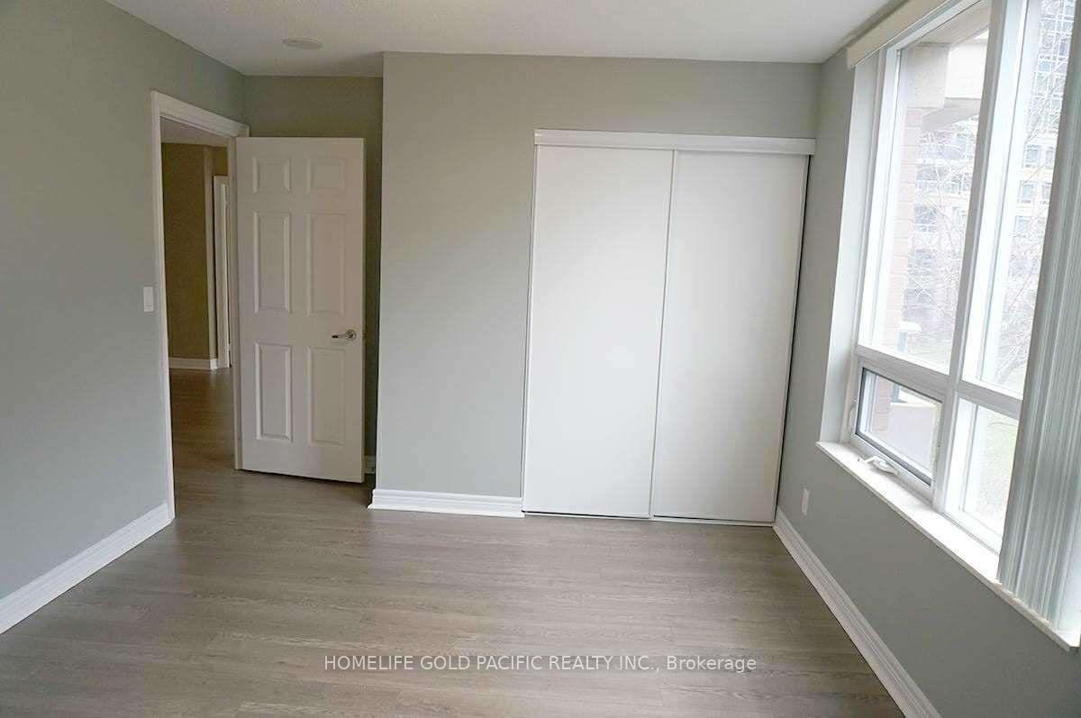 Photo 8 of Unit 211, 33 Cox Boulevard, Markham, Unionville — HOMEH
