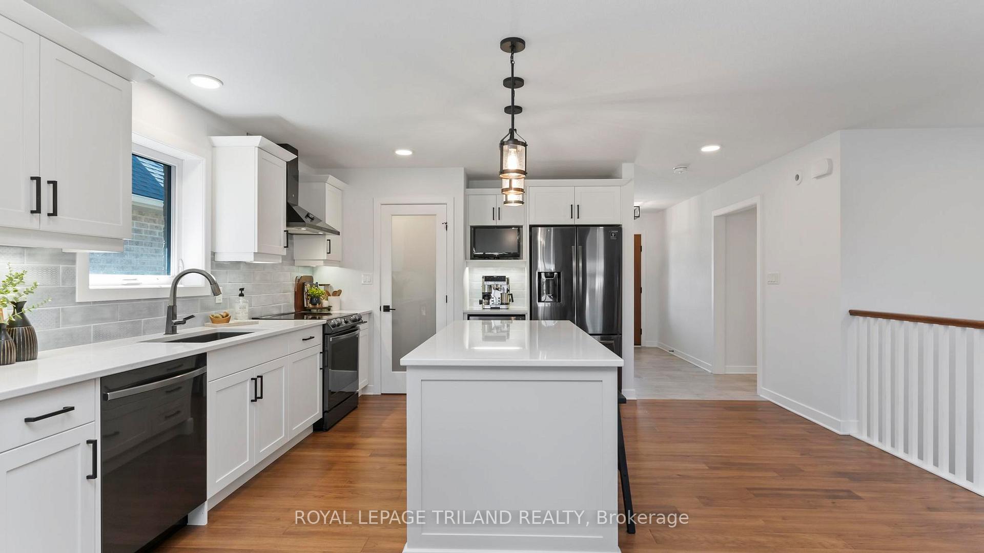 Photo 12 of 77 Benjamin Parkway, St. Thomas — HOMEH