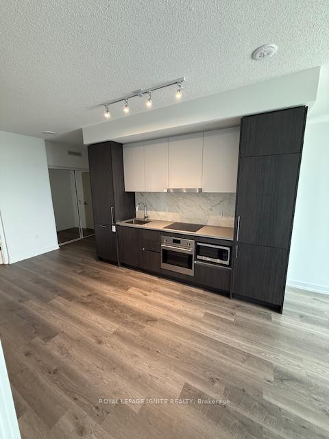 Photo 8 of Unit 4706, 195 Commerce Street, Vaughan, Vaughan Corporate Centre — HOMEH
